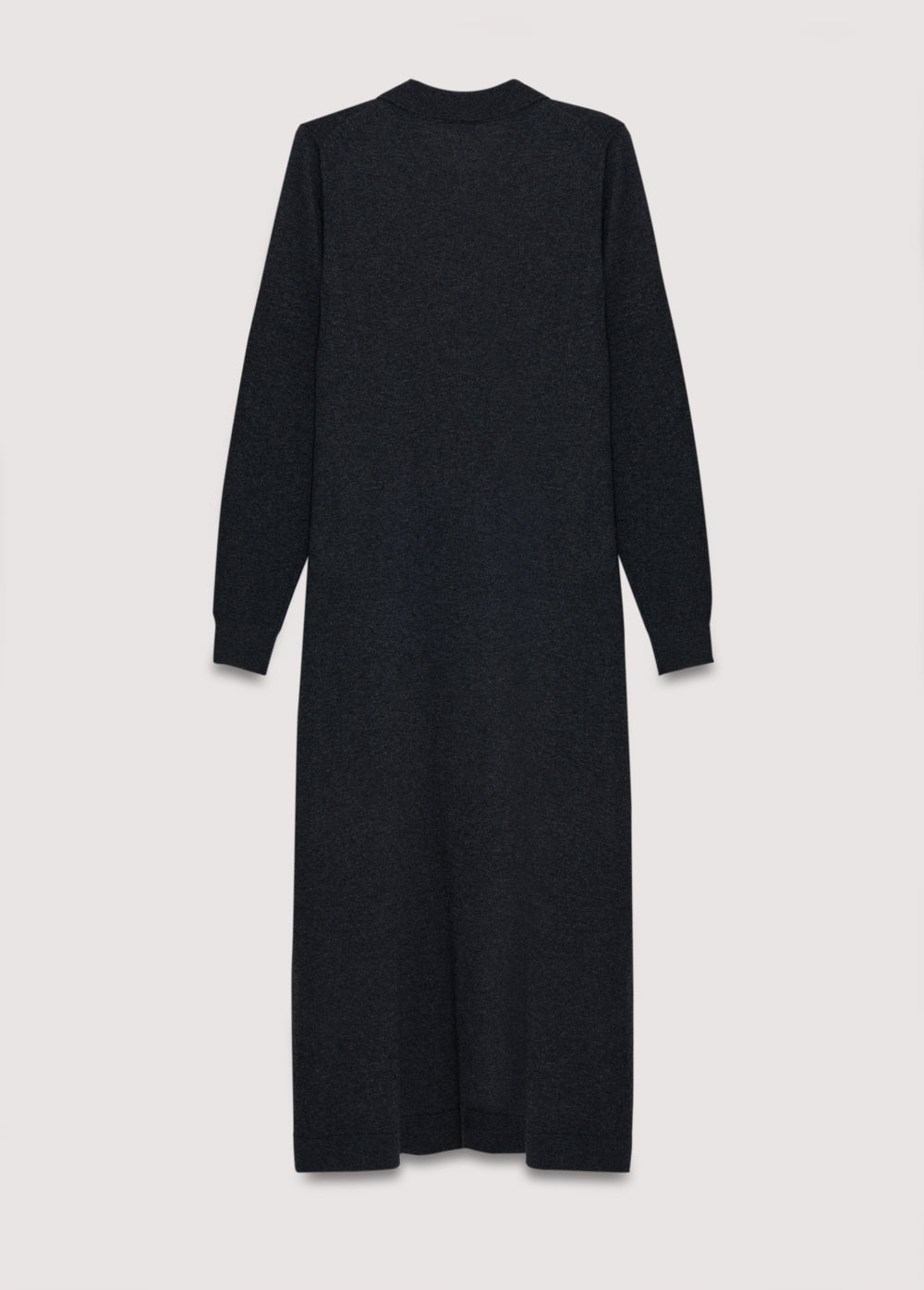 Long dress in fine knit made of cashmere and wool. It features ribbed cuffs and neckline with a placket and buttons.