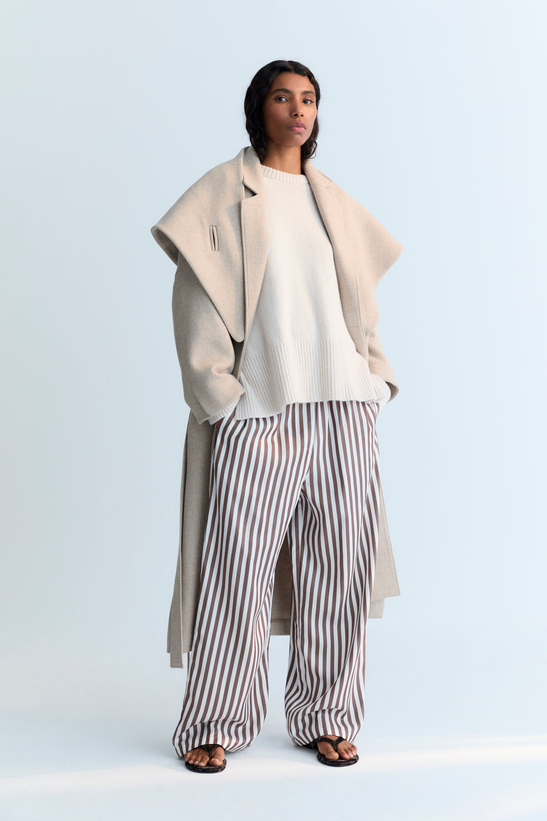 Wide-leg pants in 100% Tencel, designed in a soft Roast Stripes colorway with a distinctive bicolor stripe. The Ne Society Woman Collection AW25