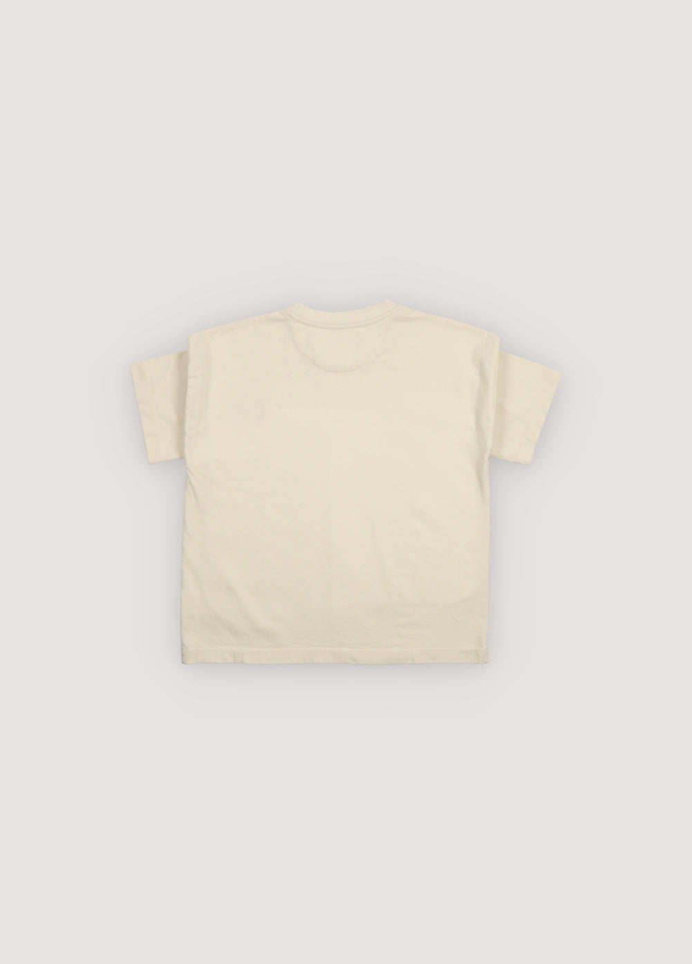 Soft, breathable jersey t-shirt featuring a contrasting branded print on the front for a fresh, casual look.