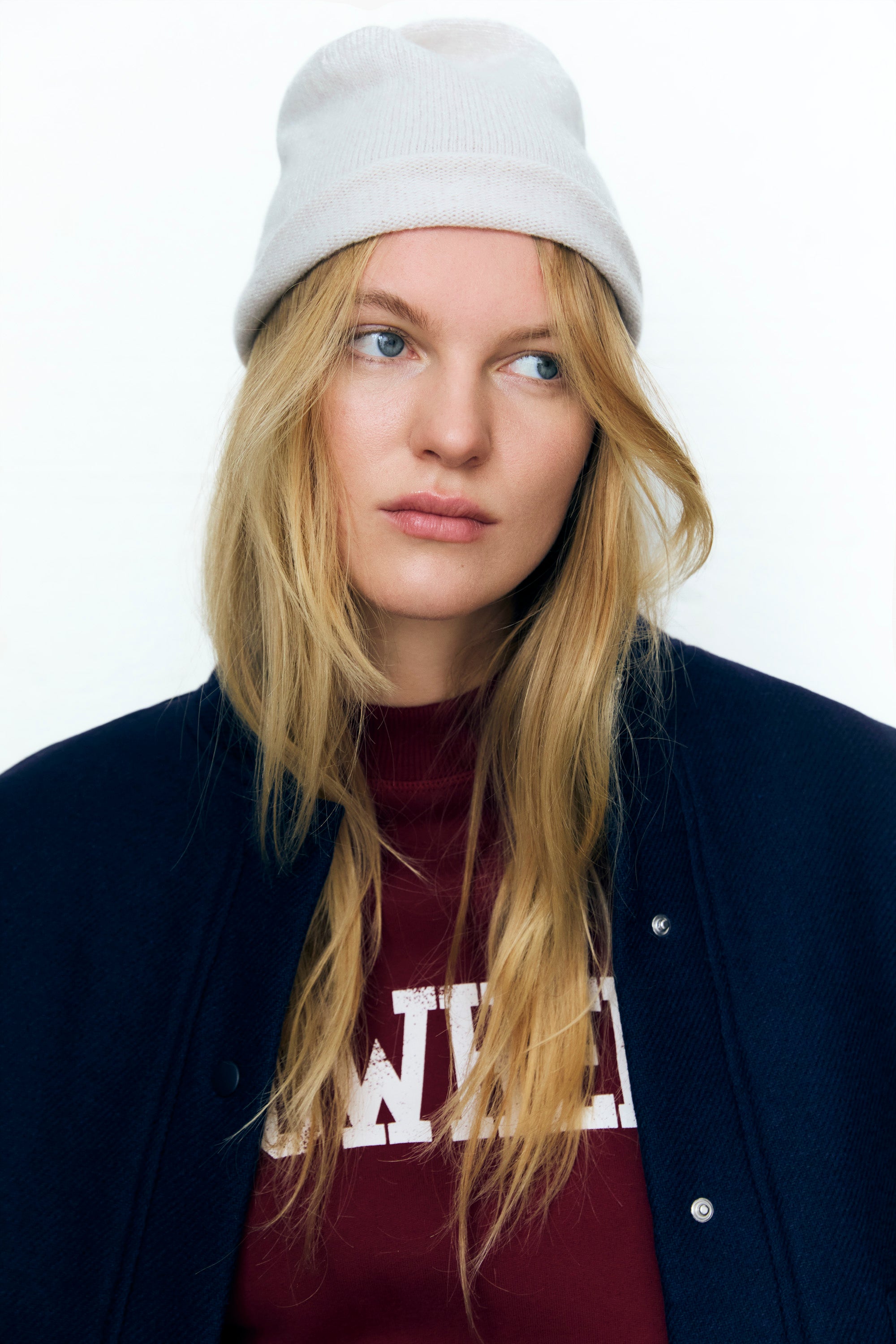 Inspired by one of our best sellers from last year, the Clara Bomber is a timeless wool jacket designed to elevate any look. It features clean lines, side pockets for functionality, and a front opening with tone-on-tone snaps for a refined finish. A versatile layering piece with a modern, structured silhouette—perfect for cooler days.