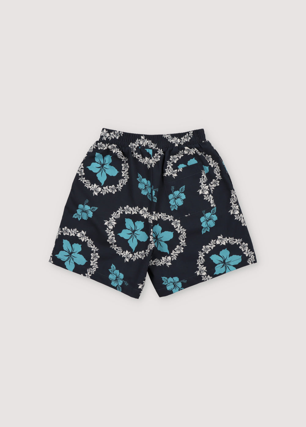 Dionisio Bermuda in 100% cotton fabric with our Kulkos Navy print, featuring an elastic waistband, zipper, and side pockets.