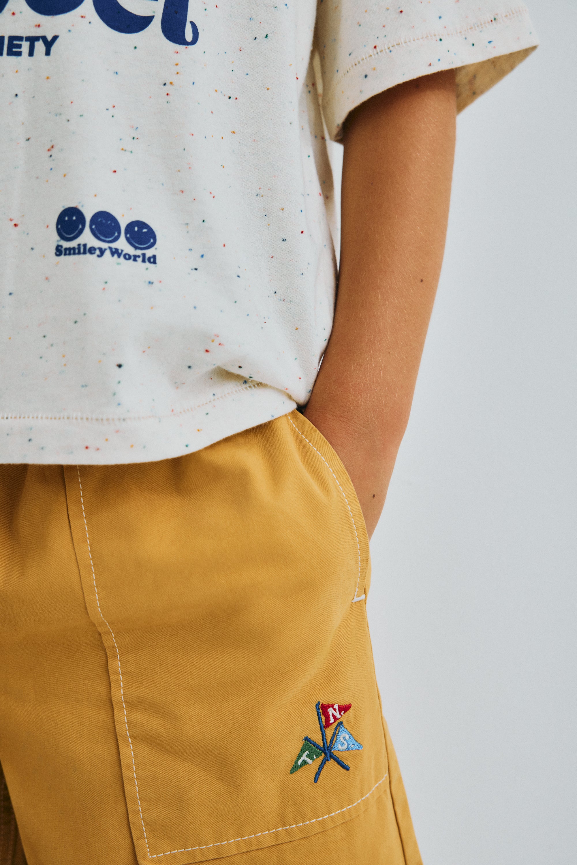 Cosmos Bermuda Honey Gold