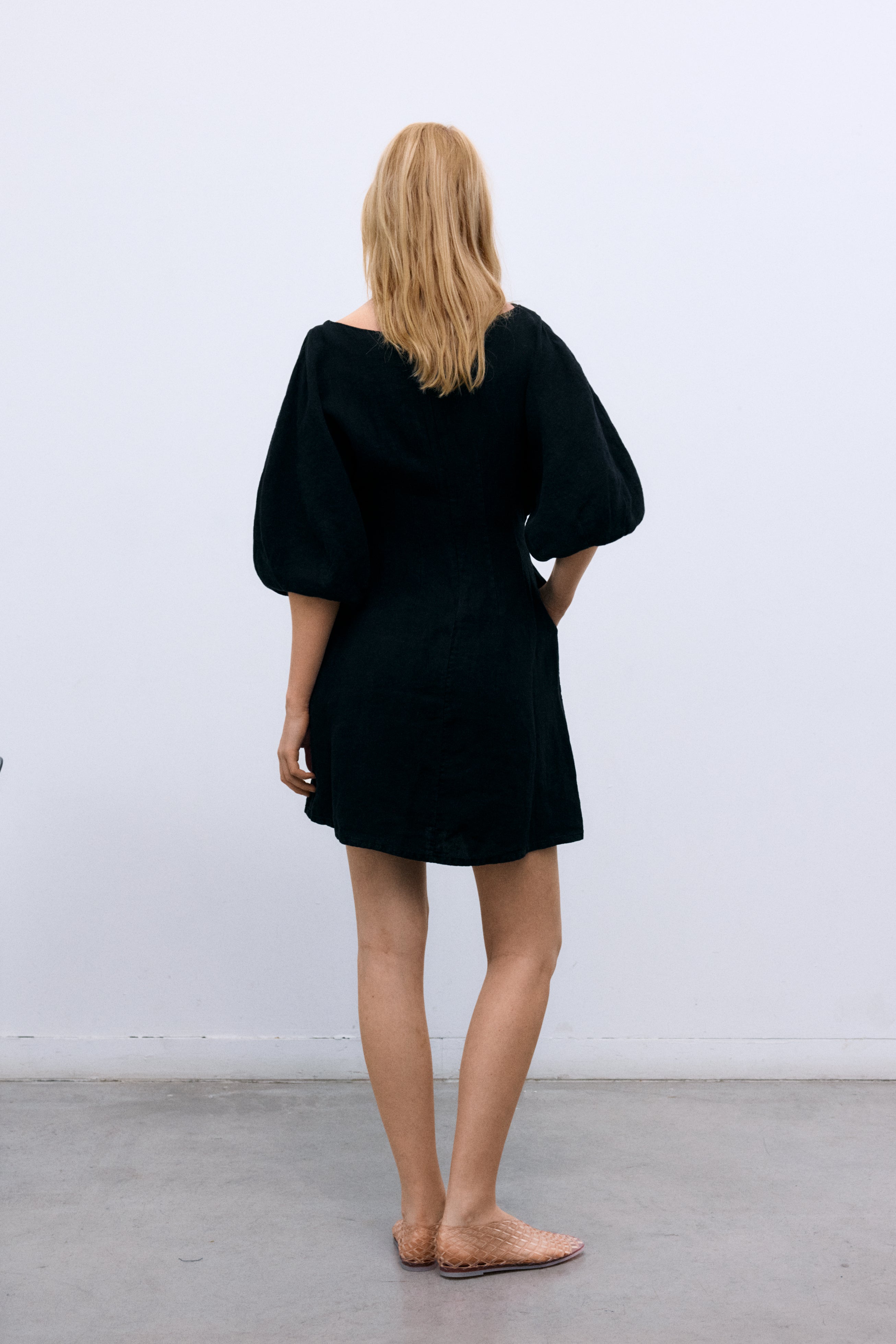 Galium Woman Short Dress Midnight Black