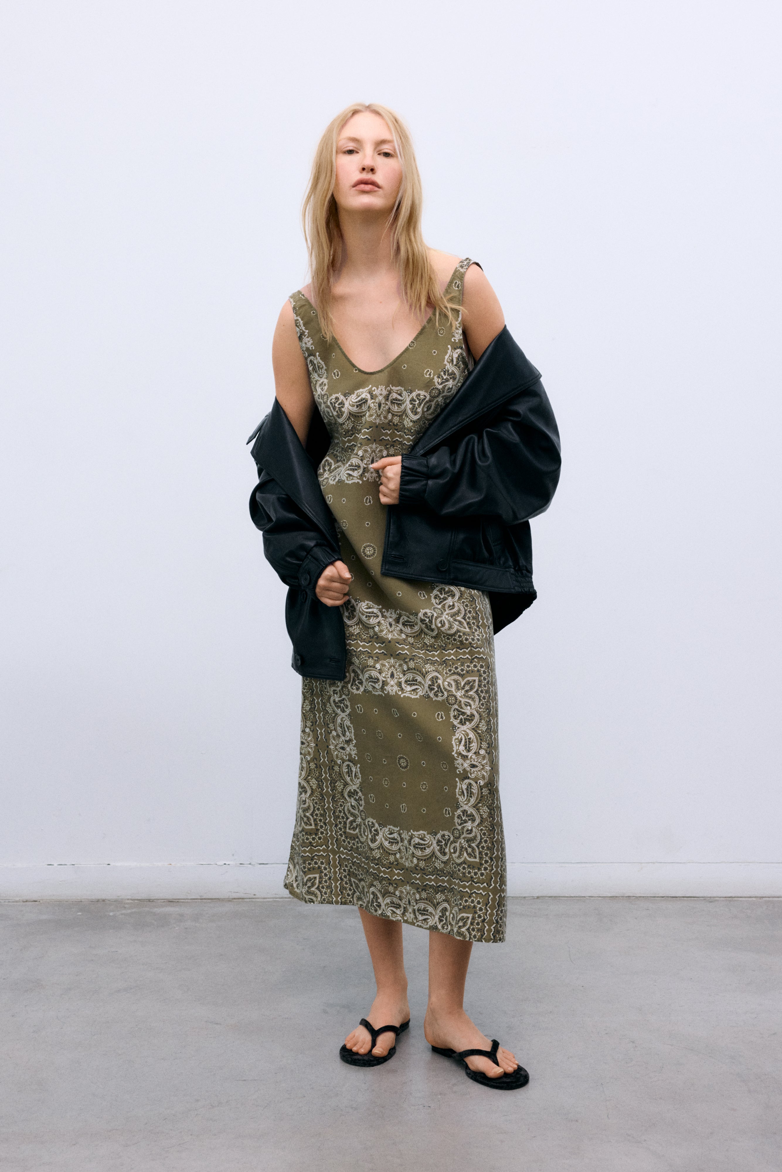 Waterlily Woman Dress Bandana Print