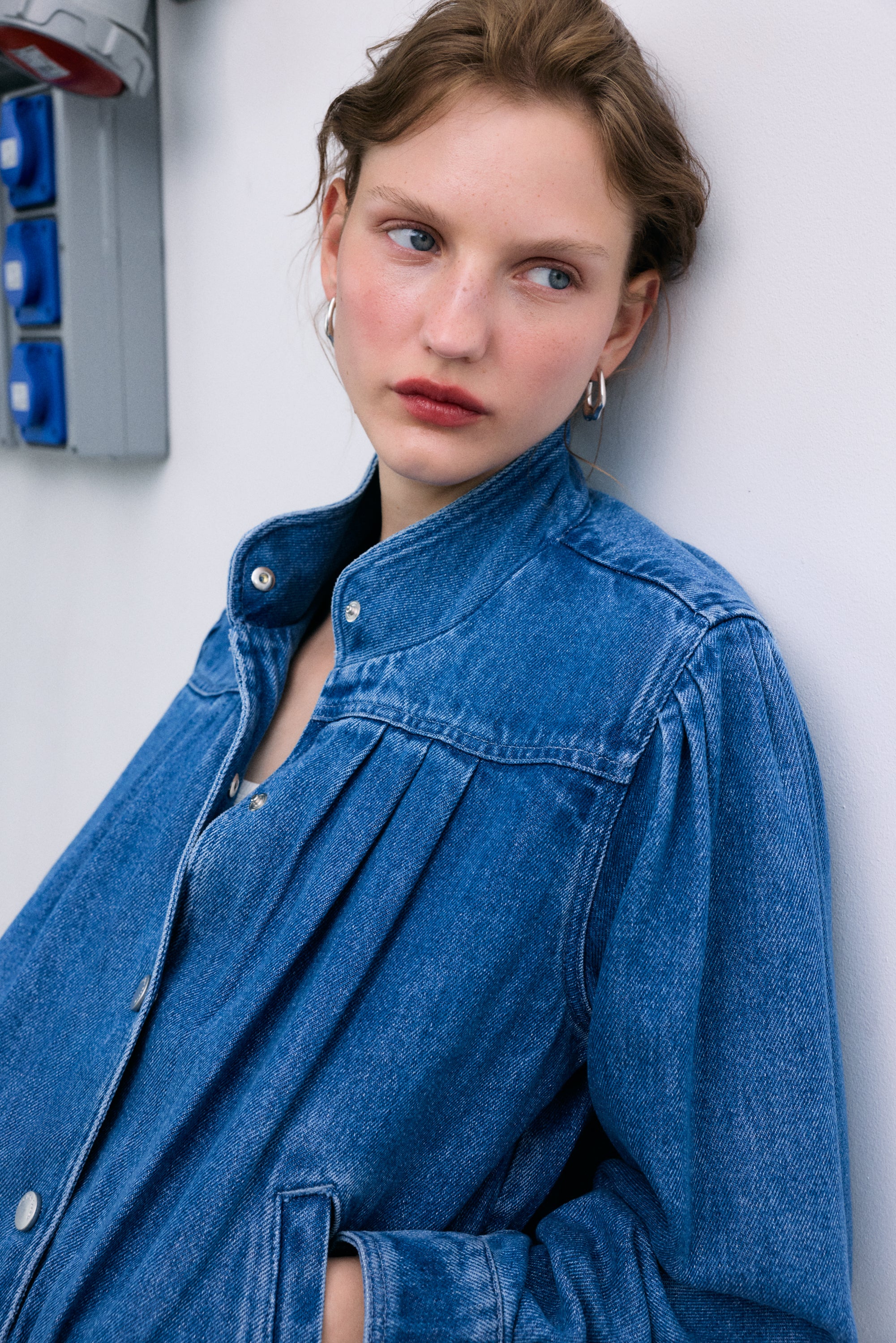 Crafted from 100% Tencel, this lightweight denim jacket combines effortless style with everyday comfort.