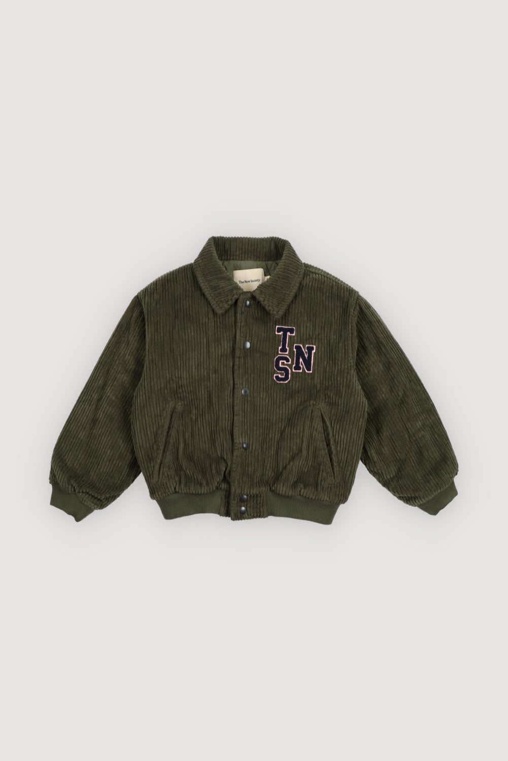 This Hidden Forest bomber jacket features ribbed cuffs and hem in a matching tone for a clean, fitted look.
