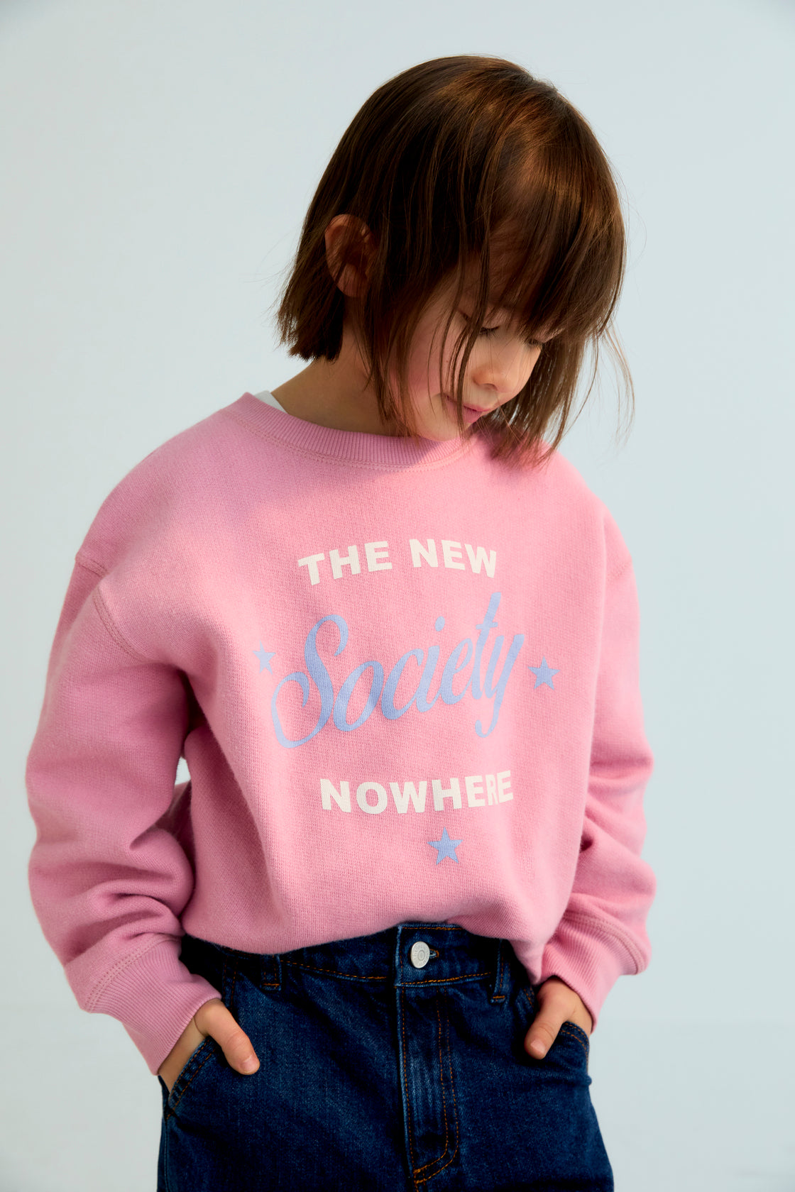 Cotton-elastane sweatshirt with a print on the front. Brushed on the inside and outside.