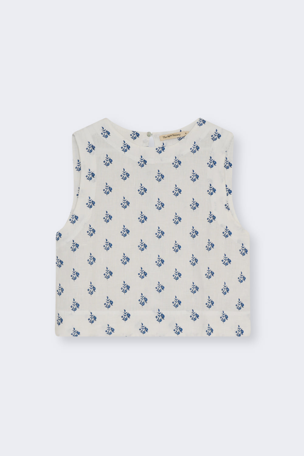 Crafted from 100% linen in Portugal, this top offers a soft, delicate finish for comfortable all-day wear.