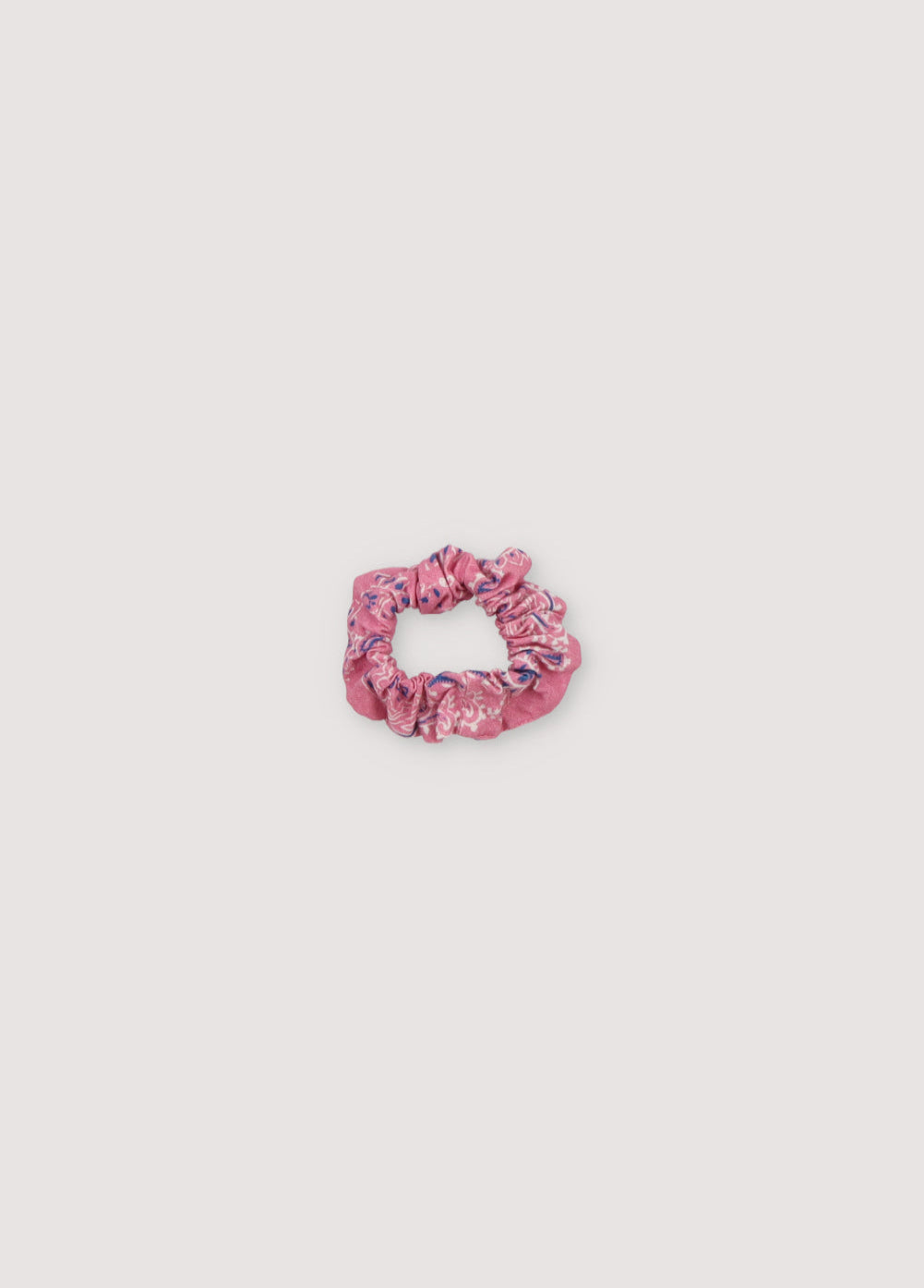 Mileto Scrunchie in 100% cotton with our hibiscus bandana print. Spring Summer Collection. The New Society.