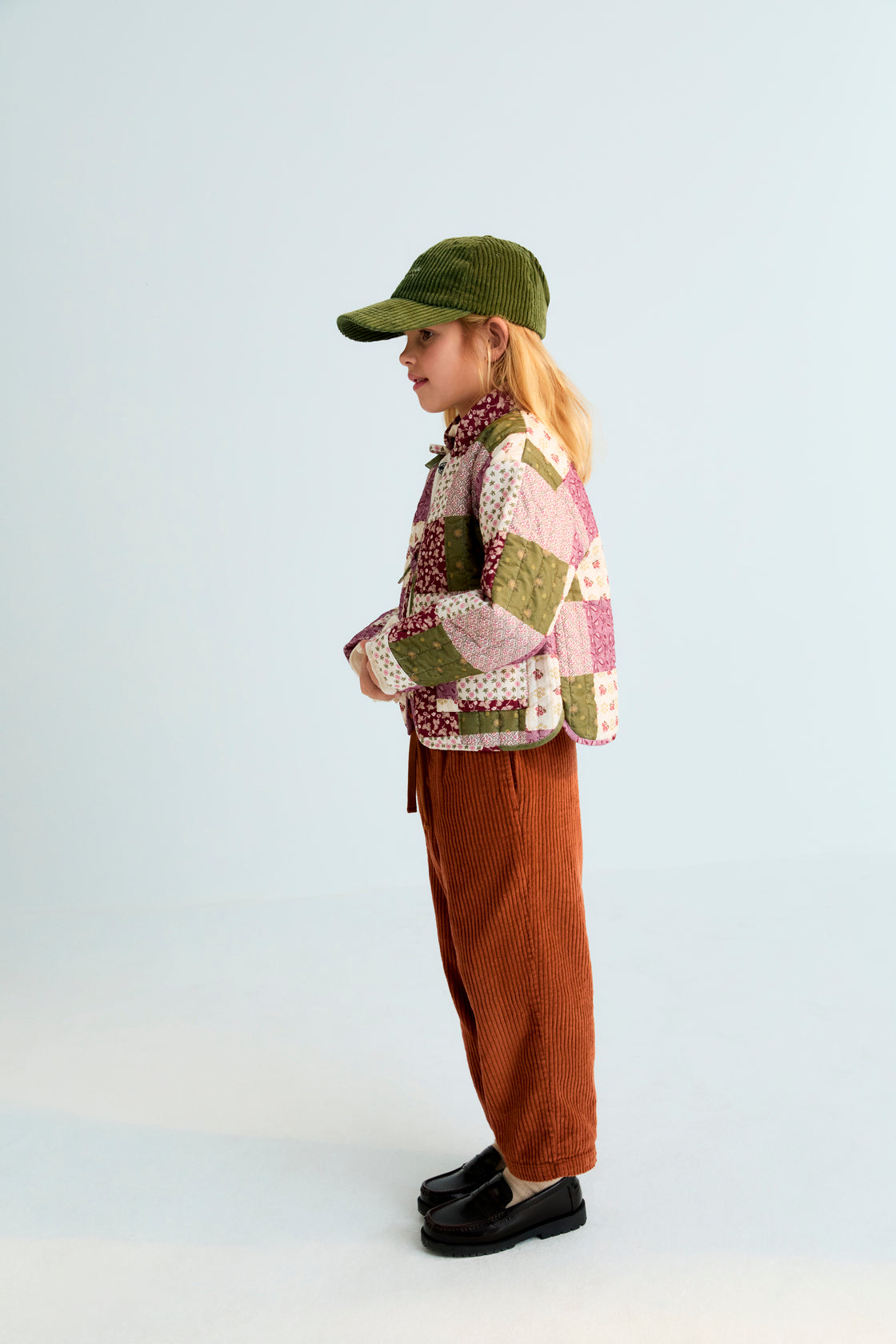 A fresh take on a classic. These corduroy pants in Astral Earth feature a straight-leg fit and an adjustable waistband with a tone-on-tone drawstring for added comfort