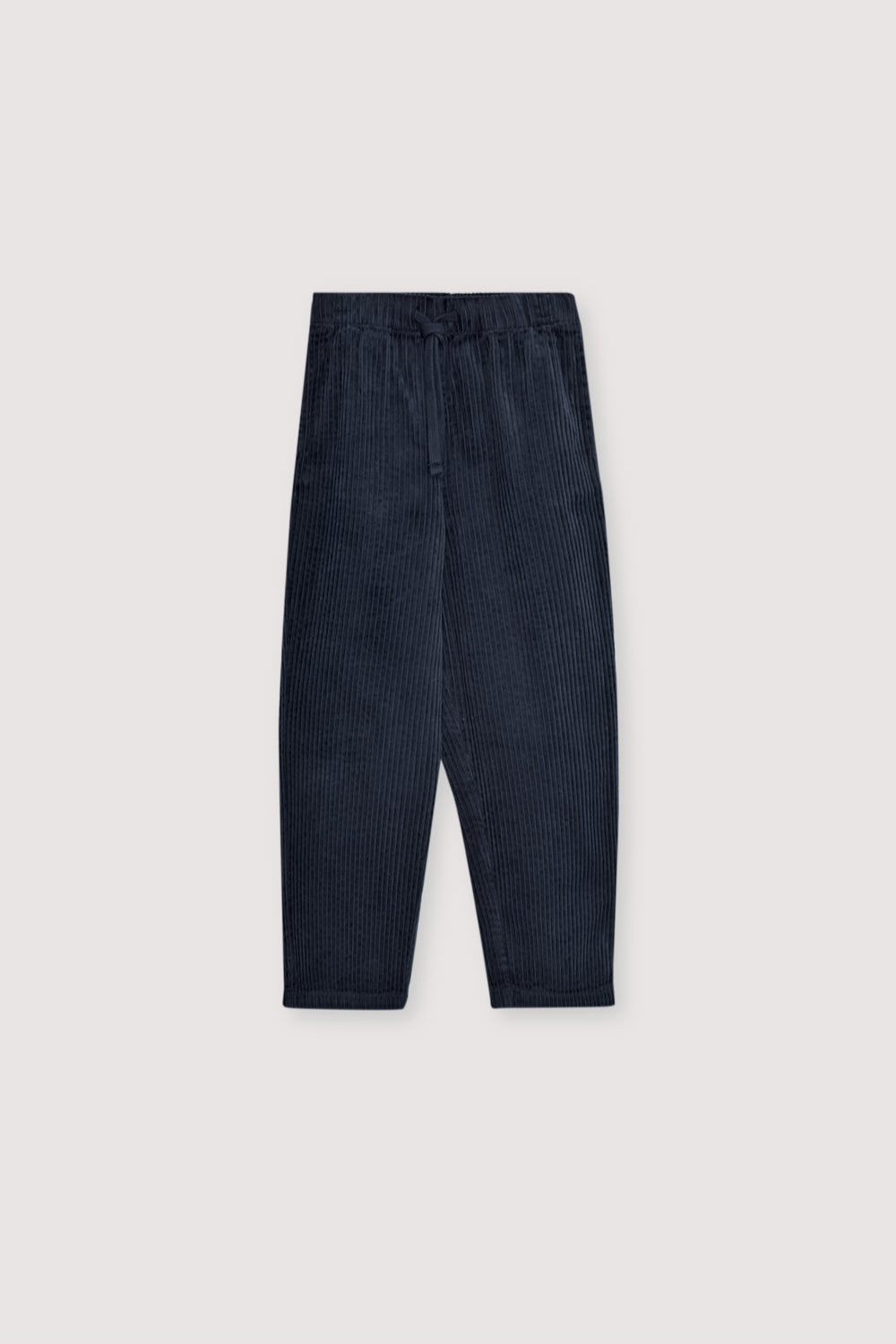 These classic corduroy pants in Infinite Navy feature a straight fit and an adjustable waistband with a tone-on-tone drawstring for a perfect, comfortable fit. Ideal for everyday wear.