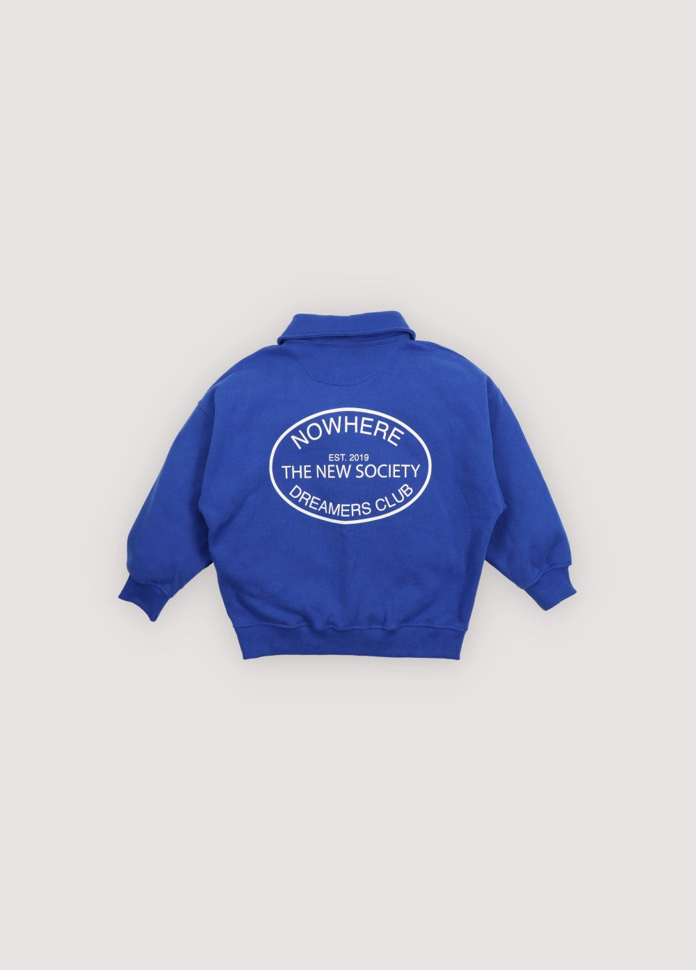 Fleece polo brushed inside and outside with a contrasting print on the front and a large print on the back. Pair with the matching t-shirt and joggers to complete the look. Brushed on the inside and outside.