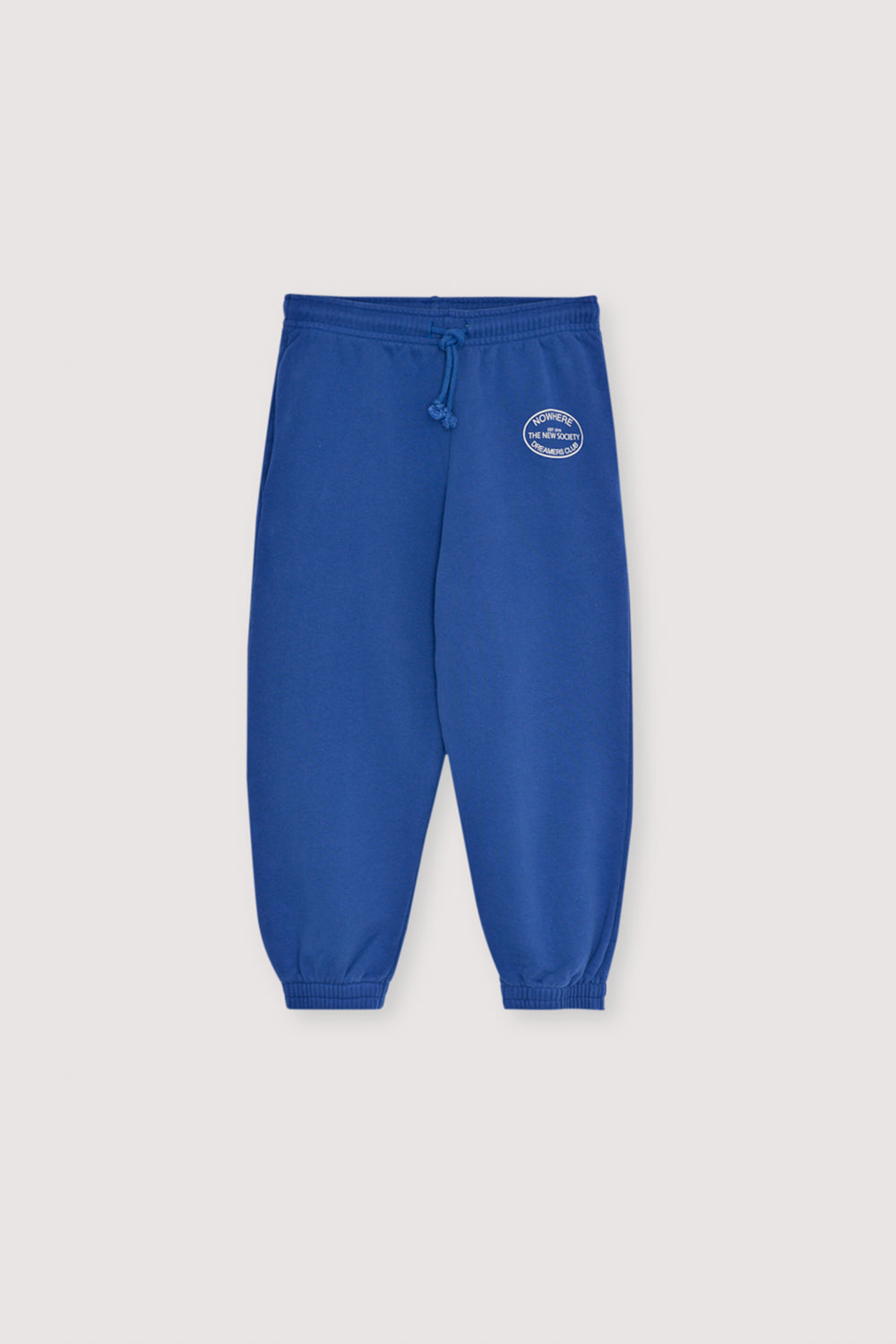 Fleece joggers brushed inside and outside with an elastic waistband and cuffs, featuring a contrasting print detail on the front side. Brushed on the inside and outside. Pair with the matching polo and t-shirt to complete the look.