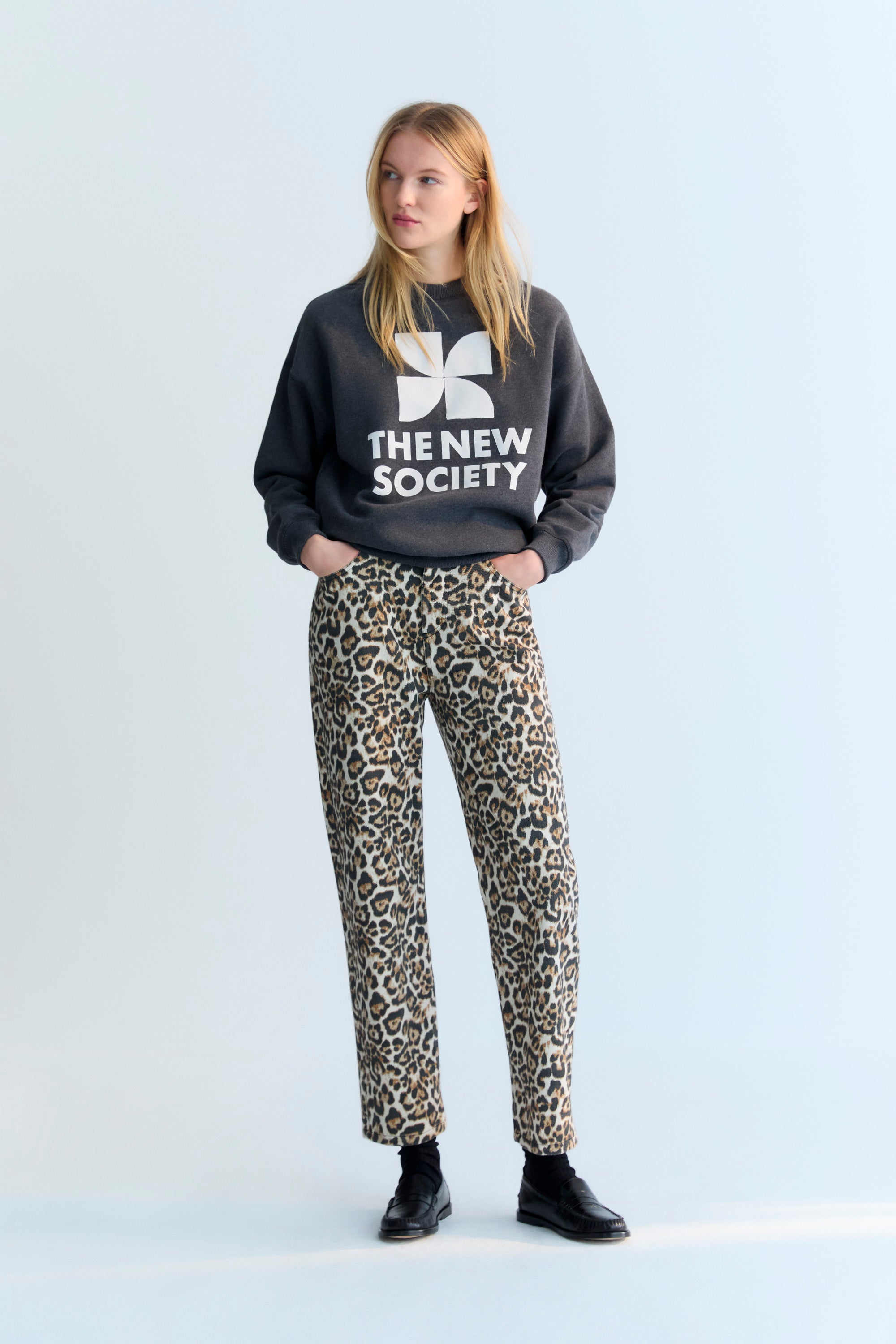 fashion woman pant the new society