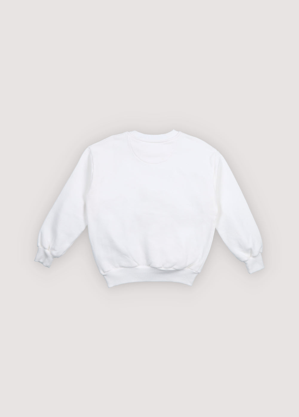 Bring fun and comfort to your child’s wardrobe with this white sweatshirt from ‘The New Society’ x SmileyWorld collaboration.