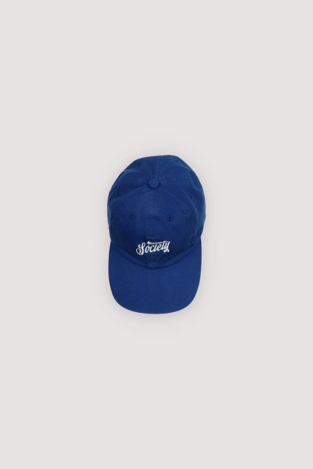 Cotton cap featuring contrasting brand embroidery on the front and an adjustable strap at the back for a comfortable, secure fit.