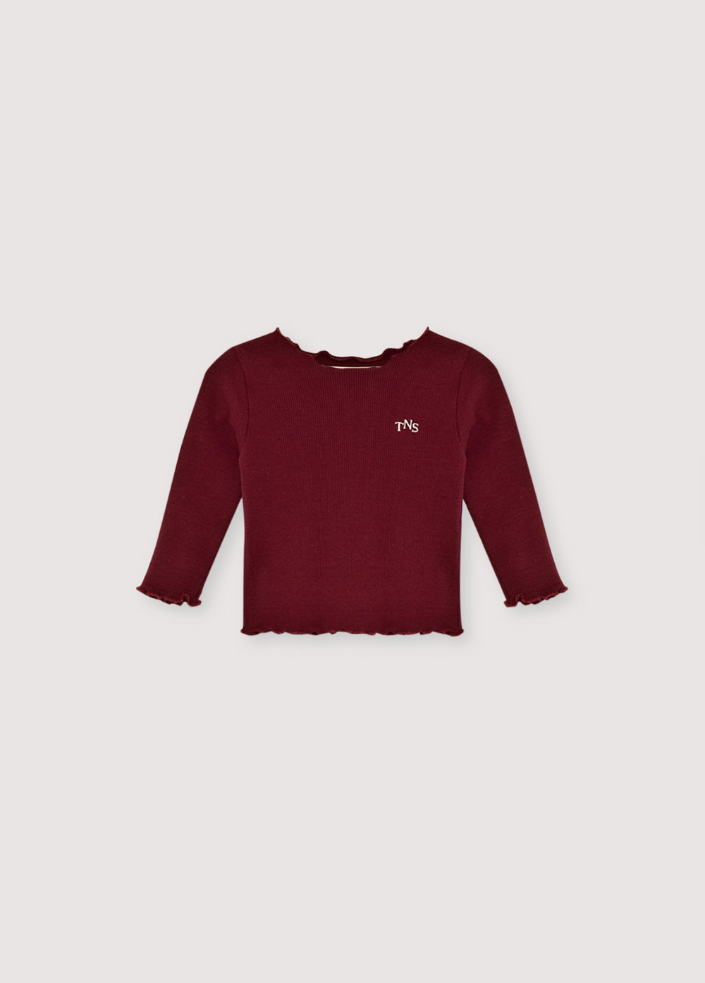 Our classic ribbed t-shirt with tone-on-tone baby overlock finishes. Pair with the matching leggings to complete the total look. It has a logo embroidery on chest.