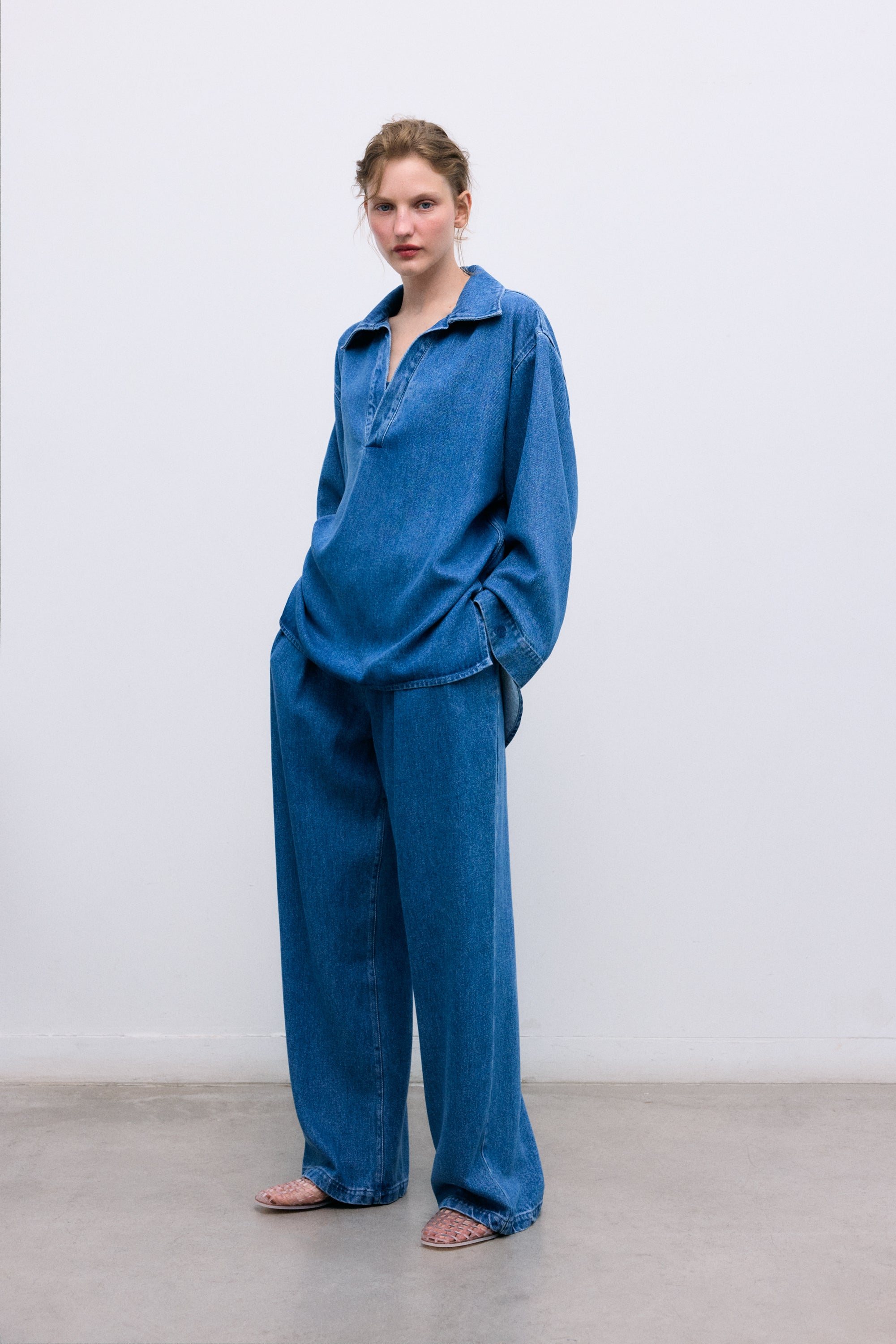 One of our bestsellers, these straight-leg denim pants are crafted from 100% Tencel for a soft, lightweight feel.