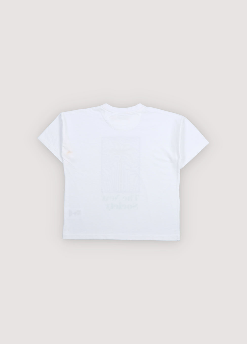 T-shirt with ribbed collar and positional print on the front. Spring Summer Collection. The New Society.