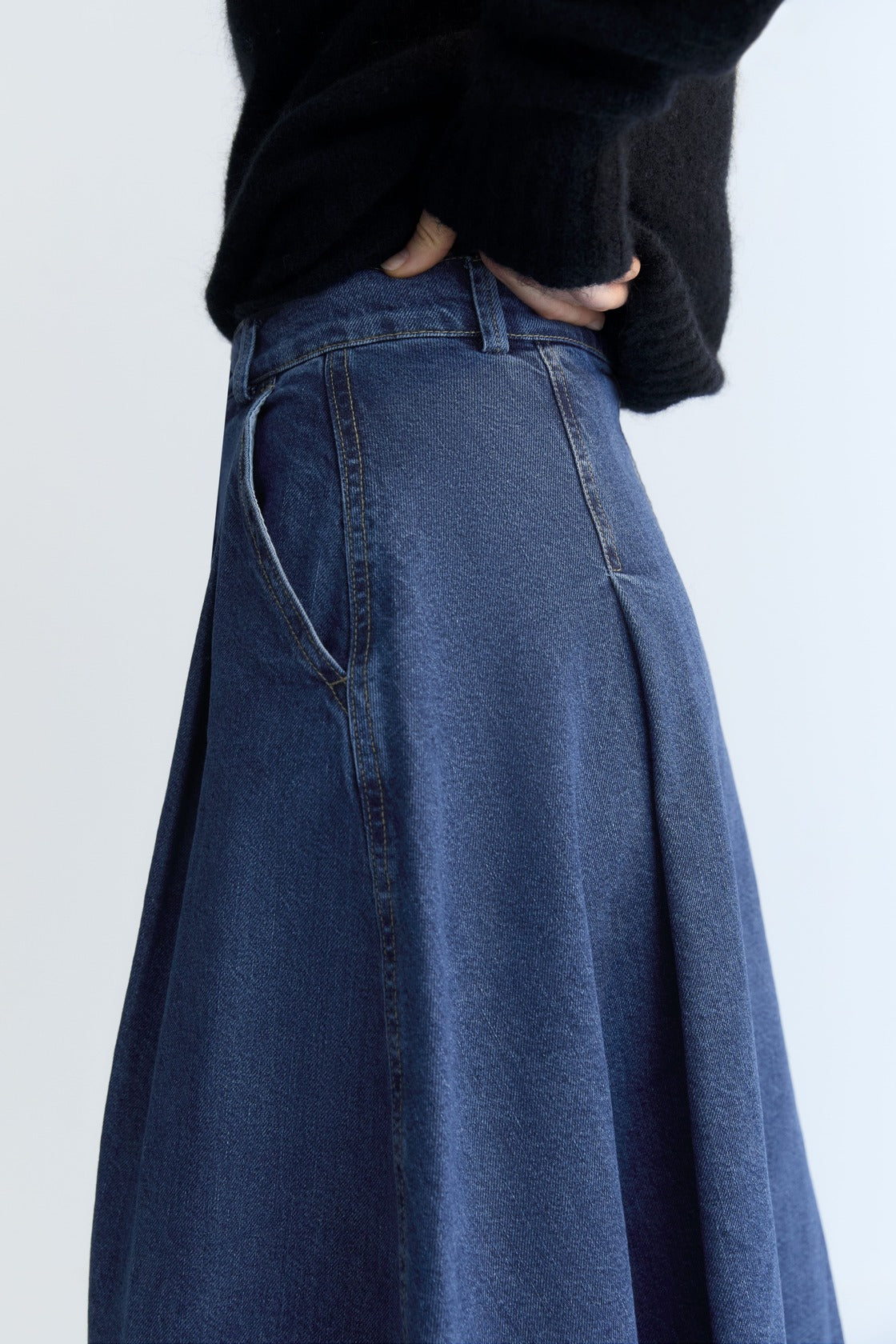 Woman denim skirt the new society