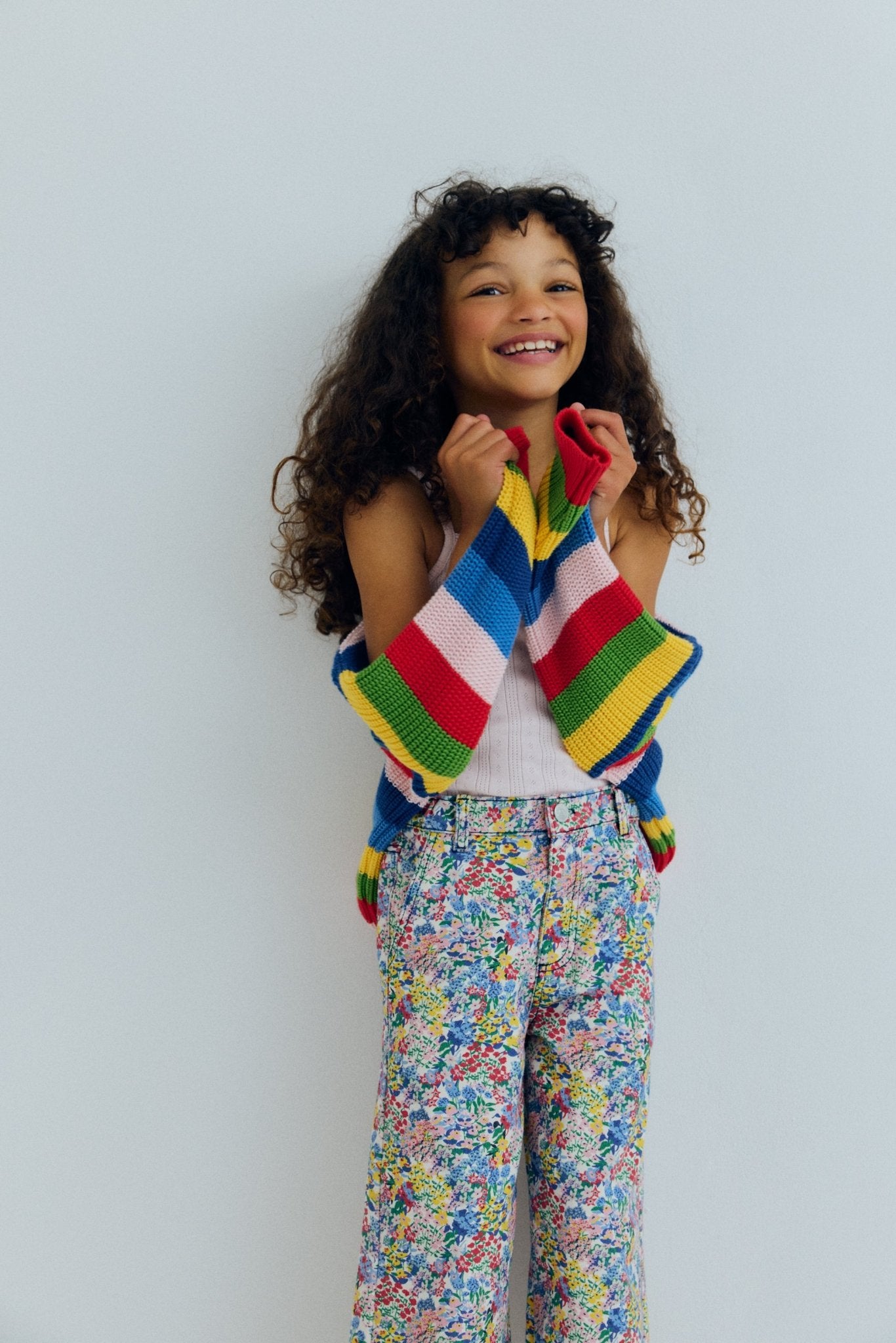 Unser charakteristischer feiner Baumwollstrick für den Sommer, gefertigt in einer raffinierten, leichten Textur.