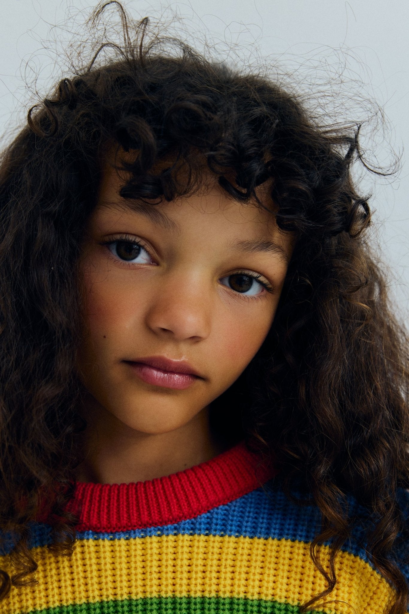 Unser charakteristischer feiner Baumwollstrick für den Sommer, gefertigt in einer raffinierten, leichten Textur.