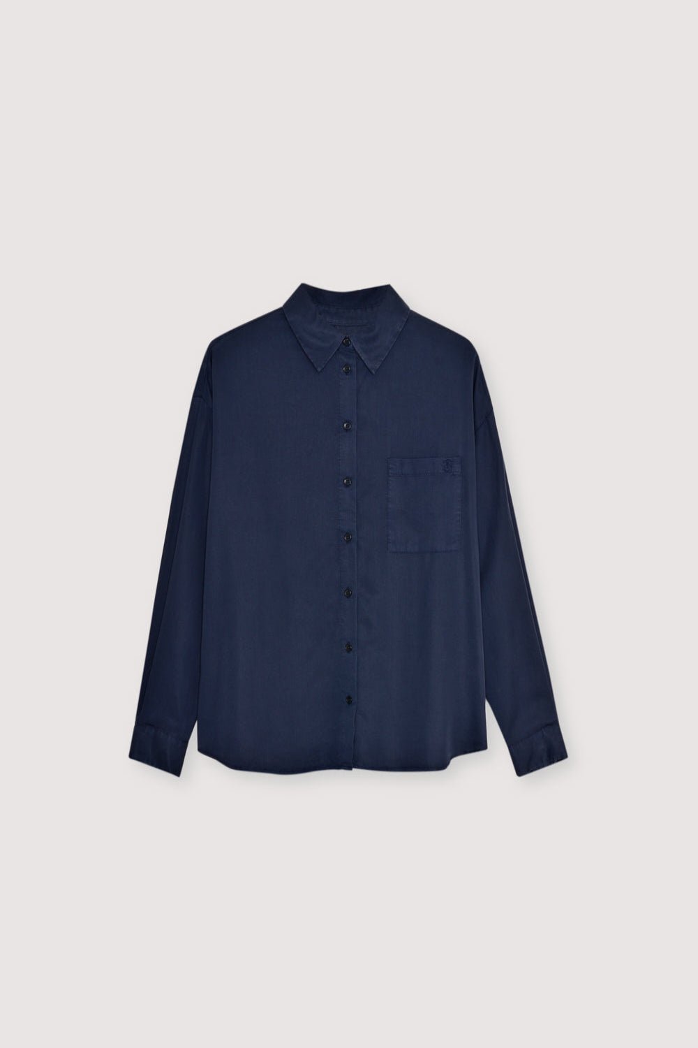 Chemise pour femme. Disponible en trois couleurs polyvalentes, y compris cette teinte chaude Roast, facile à habiller de manière habillée ou décontractée en toute occasion. The New Society.