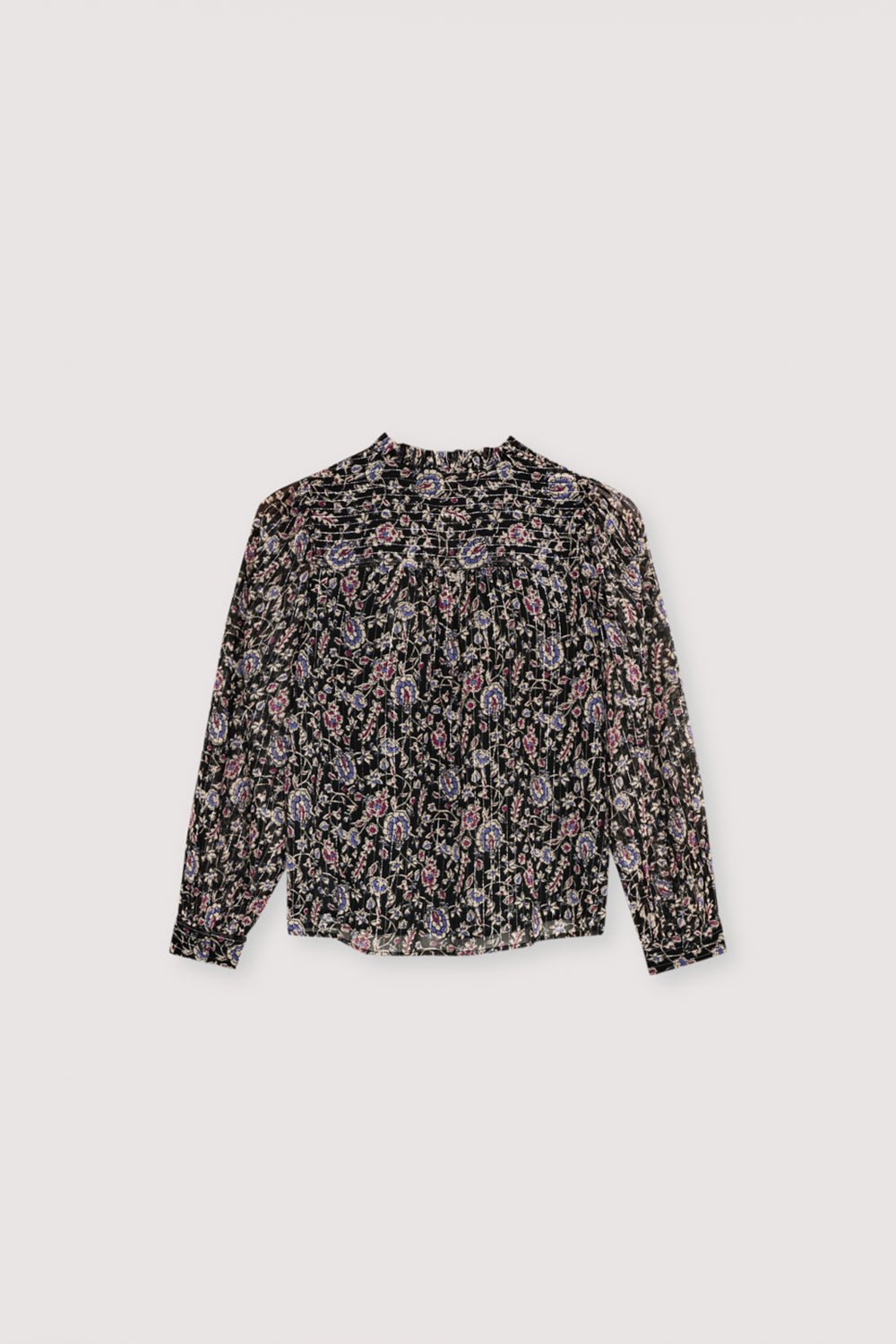 Blusa de viscosa con lurex y un precioso estampado. Presenta una abertura en forma de cerradura en la parte delantera con cierre de lazo y detalles plisados a mano.