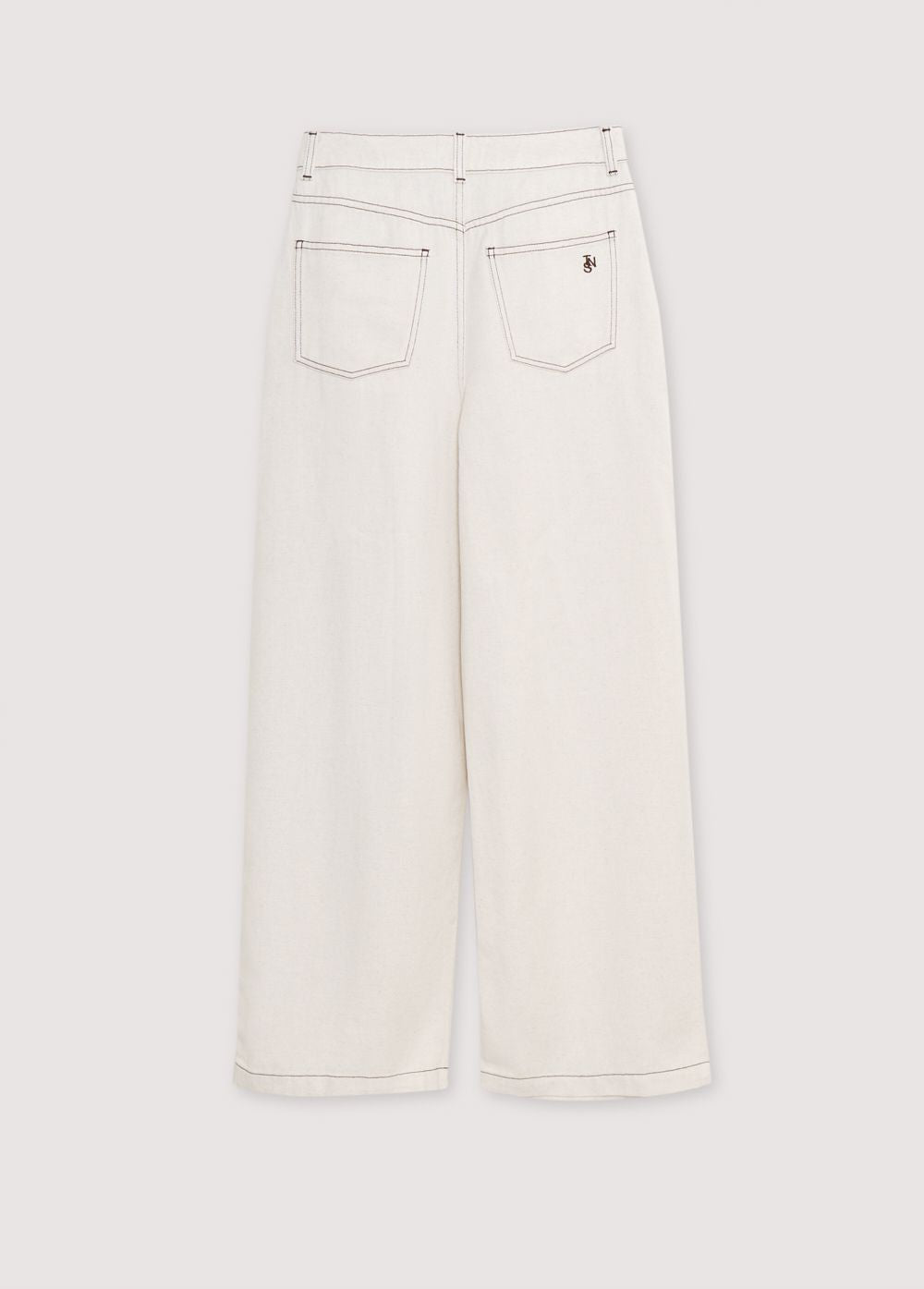 Lassi Woman Pant in fabric blend of 56% organic cotton, 31% lyocell, and 13% linen. Straight-leg pants in our macadamia color. Spring Summer Collection. The New Society.