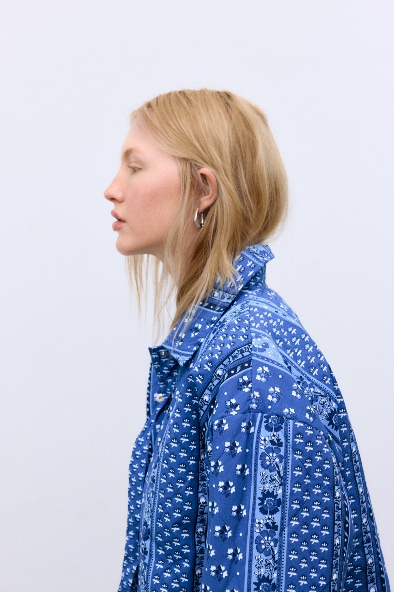 Quilted cotton jacket designed for lightweight comfort during the spring and summer seasons.