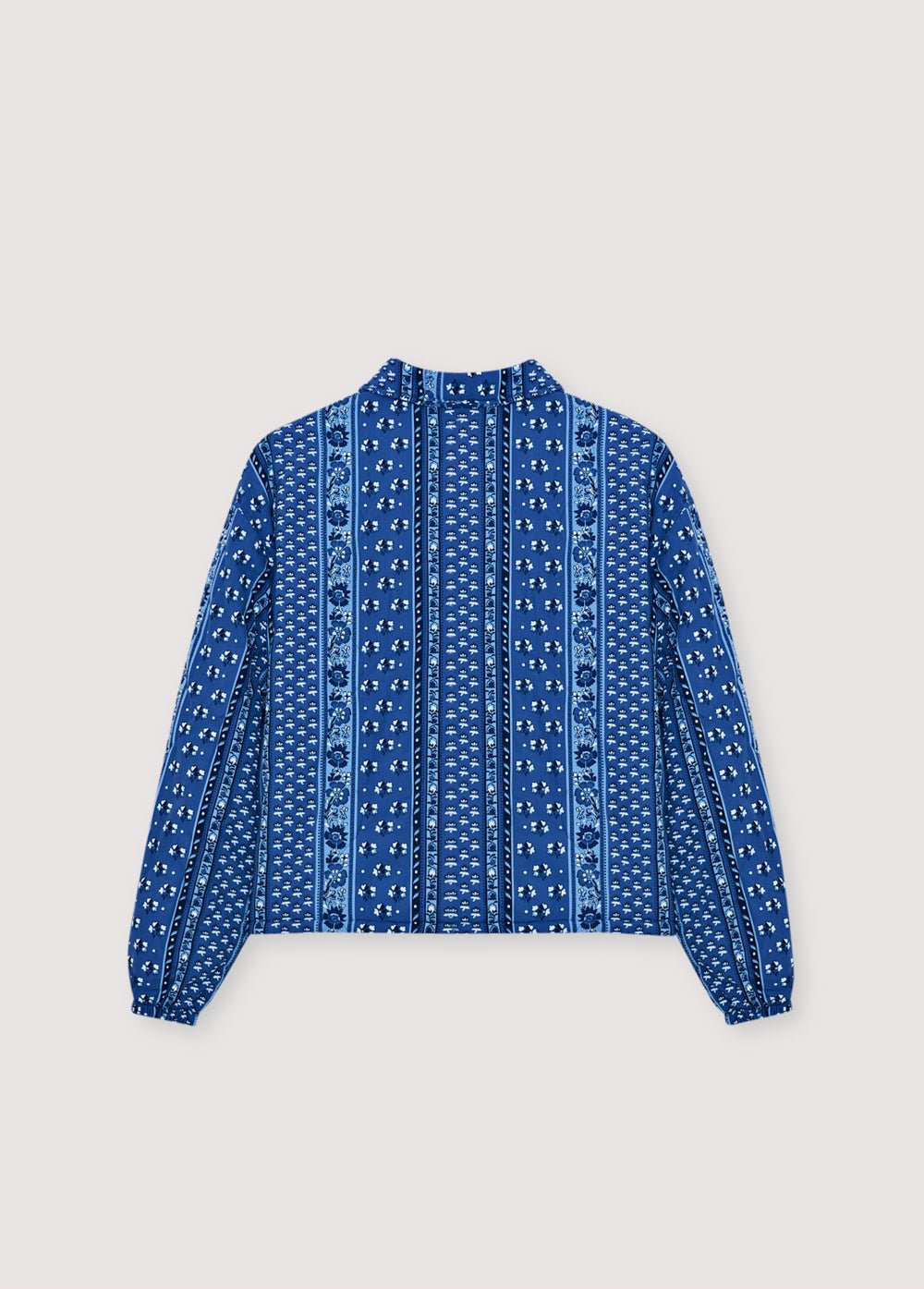 Quilted cotton jacket designed for lightweight comfort during the spring and summer seasons.