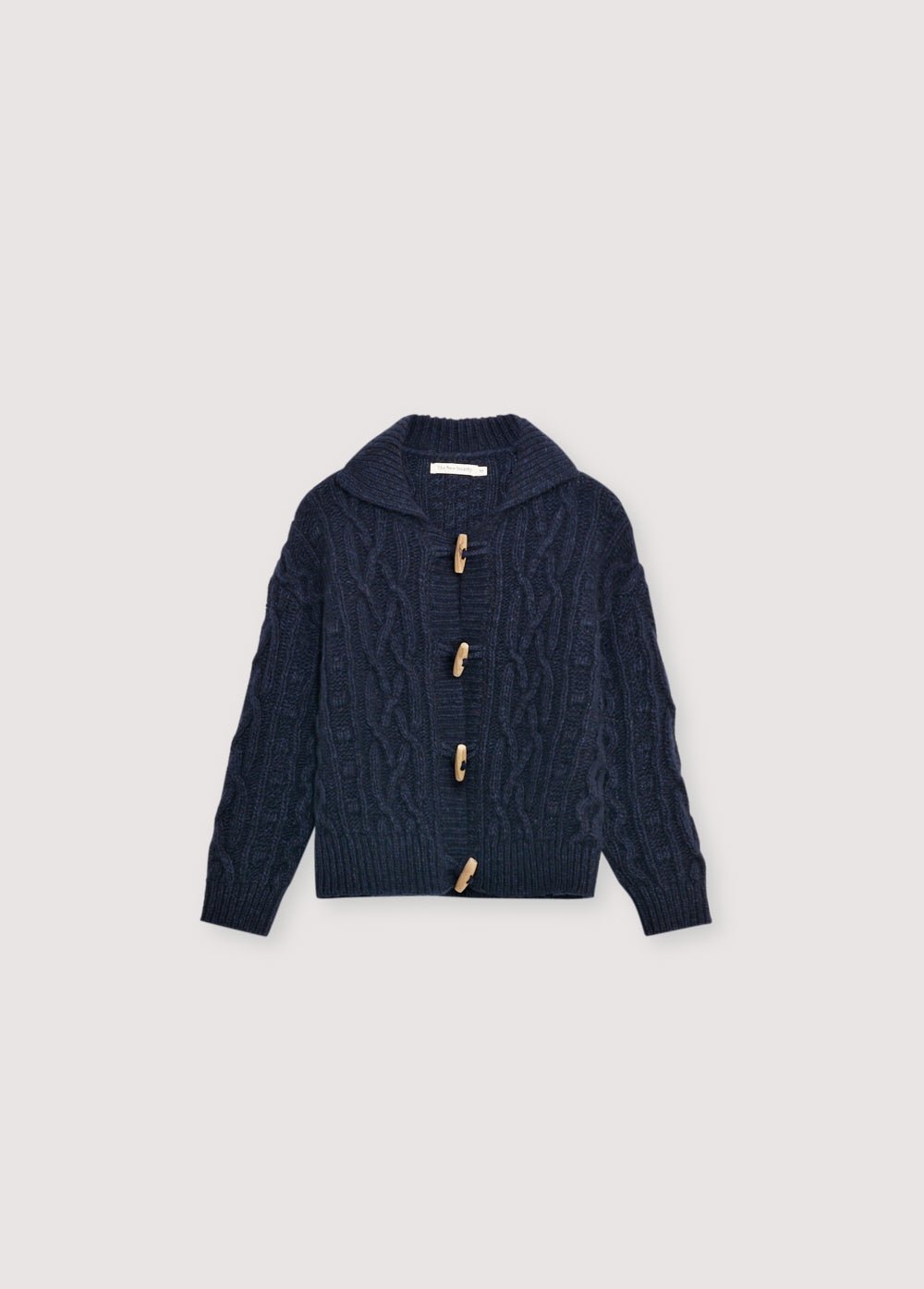 Knitted cardigan with a ribbed collar, cuffs, and hem. Features a front opening with wooden toggles. Made with recycled wool
