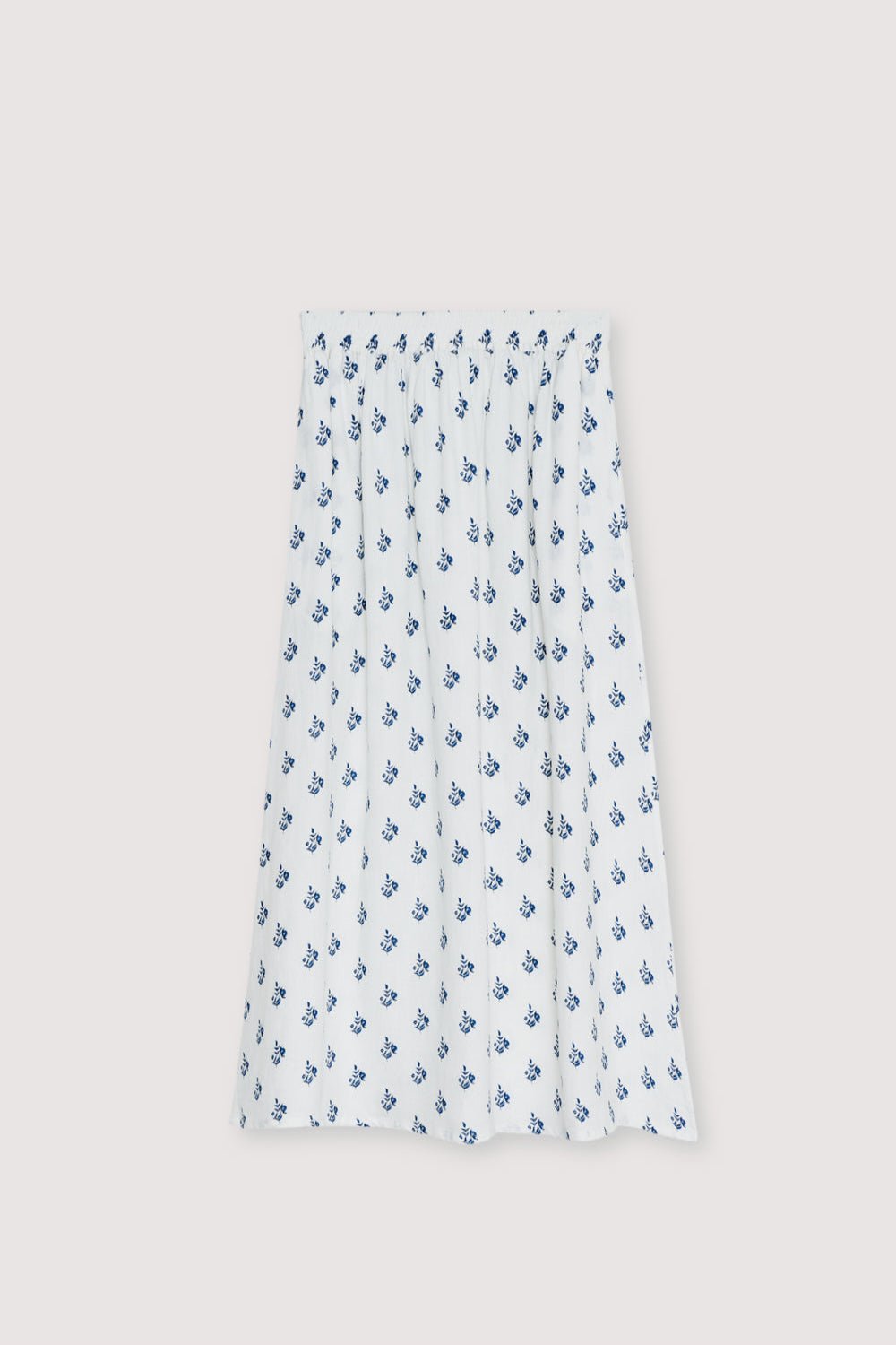 A breezy summer essential, this midi skirt is crafted from 100% linen for a lightweight, breathable feel.