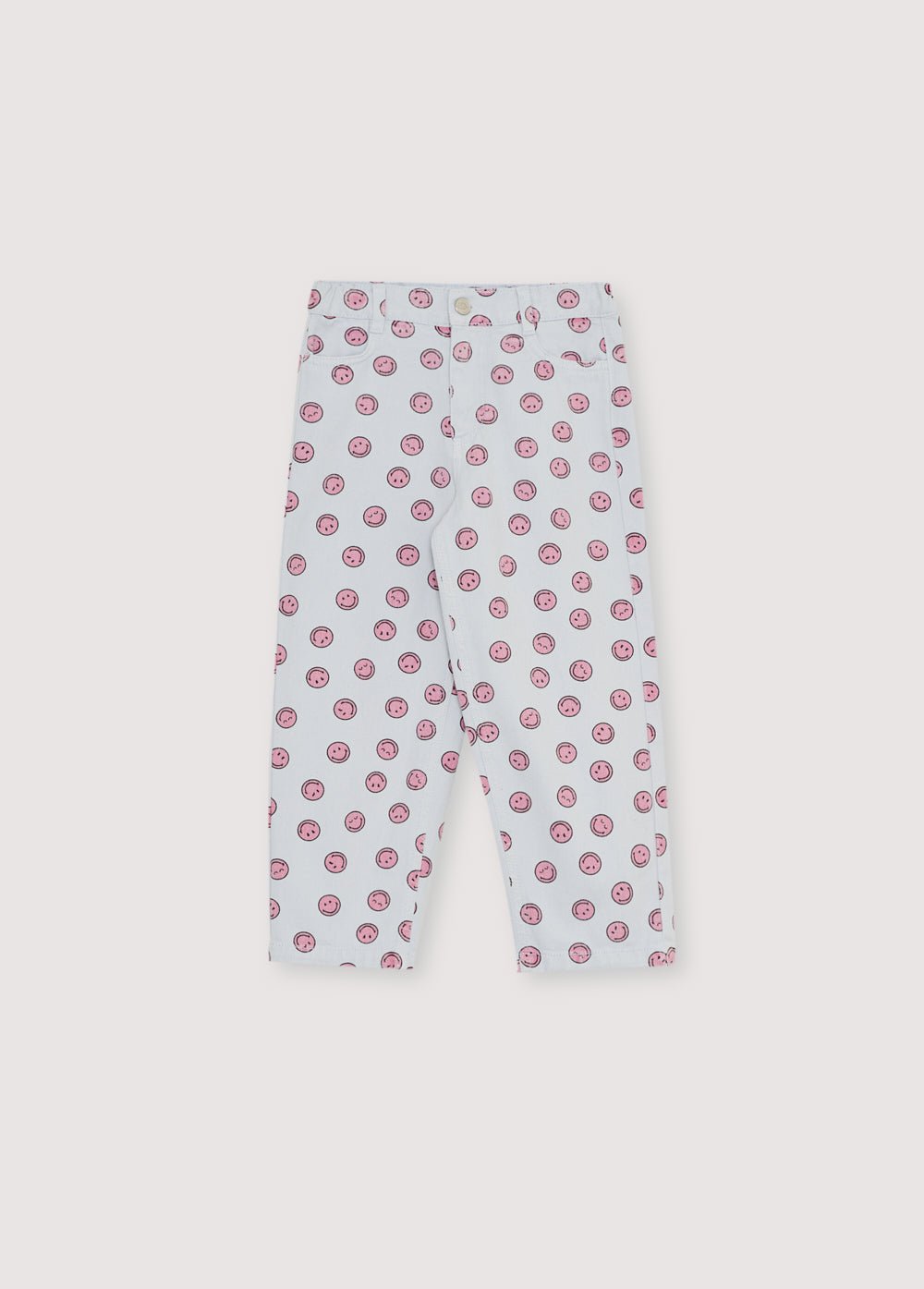 Pantalones de mezclilla con un diseño clásico de cinco bolsillos, con un estampado SmileyWorld® en toda la prenda que agrega un toque divertido a una silueta atemporal.