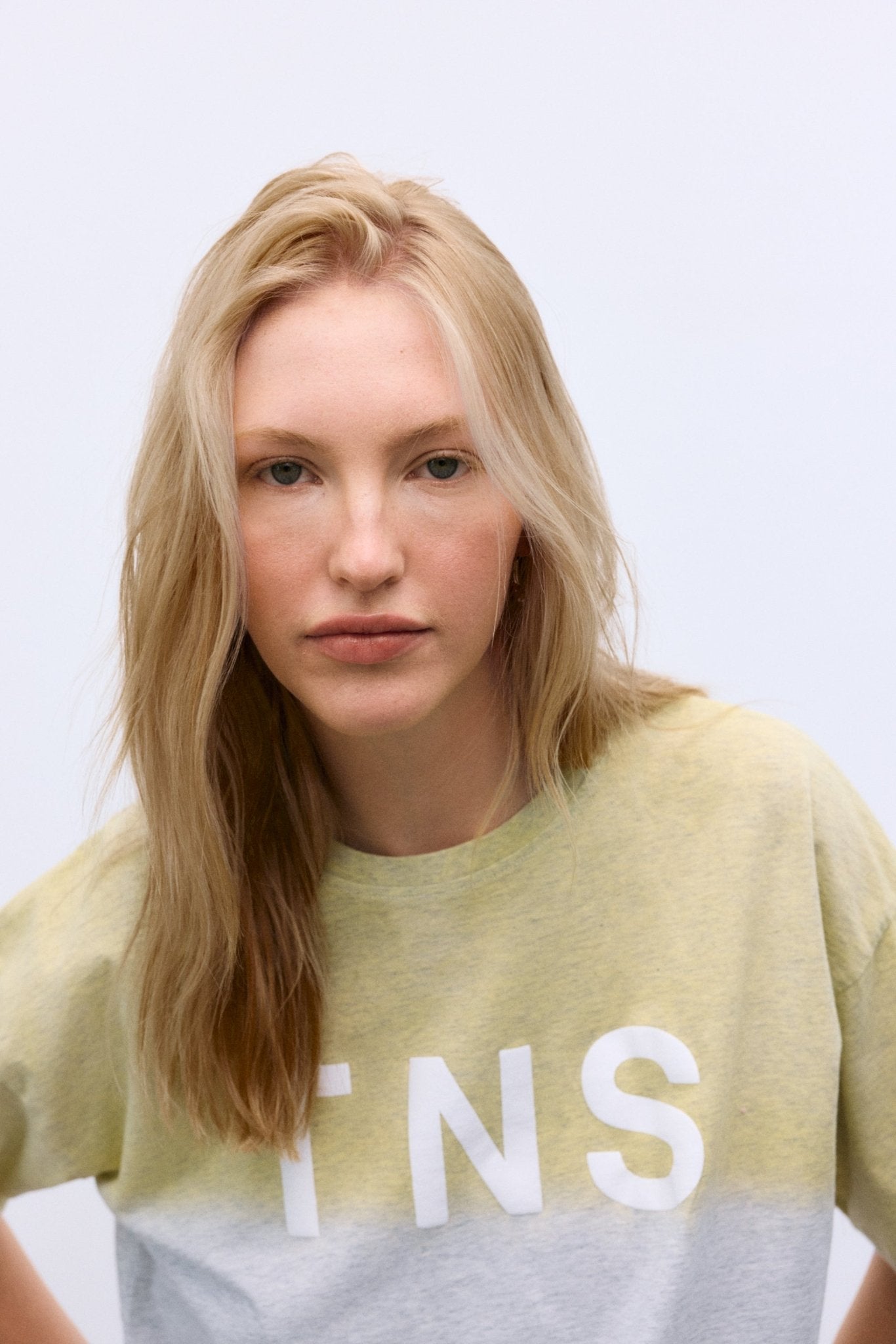 Crafted from 100% organic cotton jersey, this T-shirt features a soft, comfortable finish and a stylish two-tone tie-dye effect