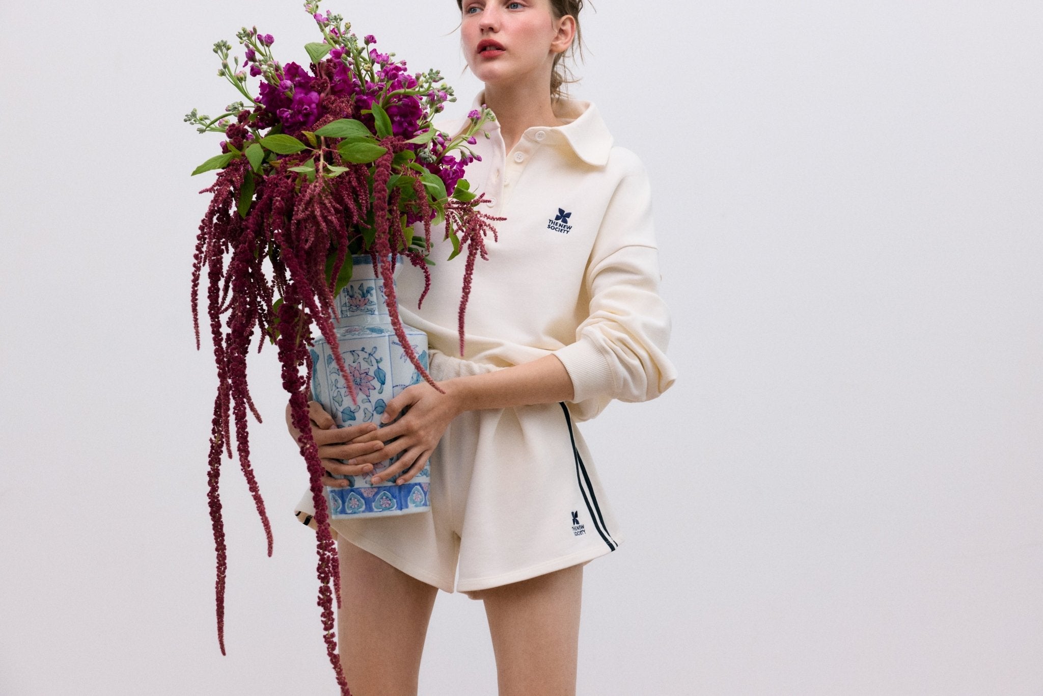 Women’s long fit shorts in soft cotton fleece, designed for comfort and an easy everyday style