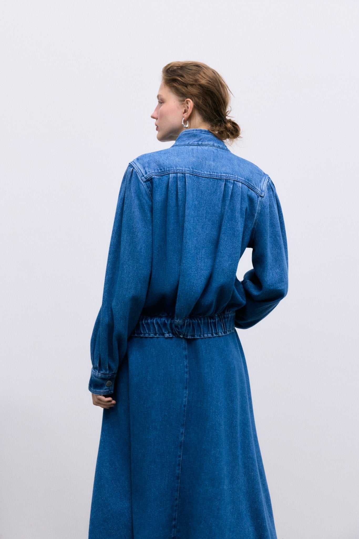 Crafted from 100% Tencel, this lightweight denim jacket combines effortless style with everyday comfort.