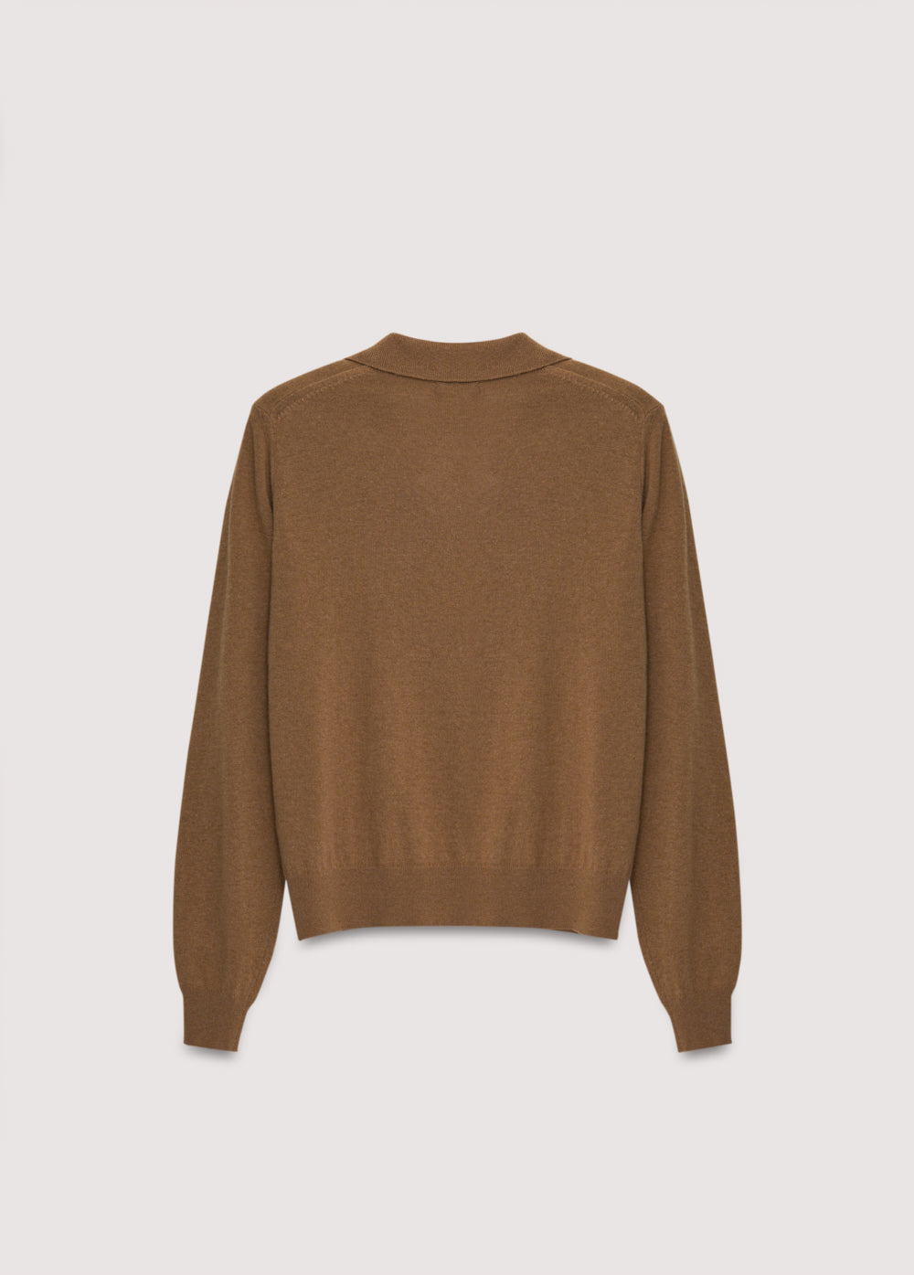 Fine-knit polo in cashmere and wool, with ribbed cuffs and hem, and a ribbed collar with a button placket.