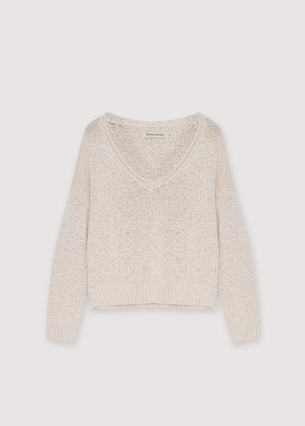100% cotton sweater crafted with a rustic knit texture for a natural yet modern look.