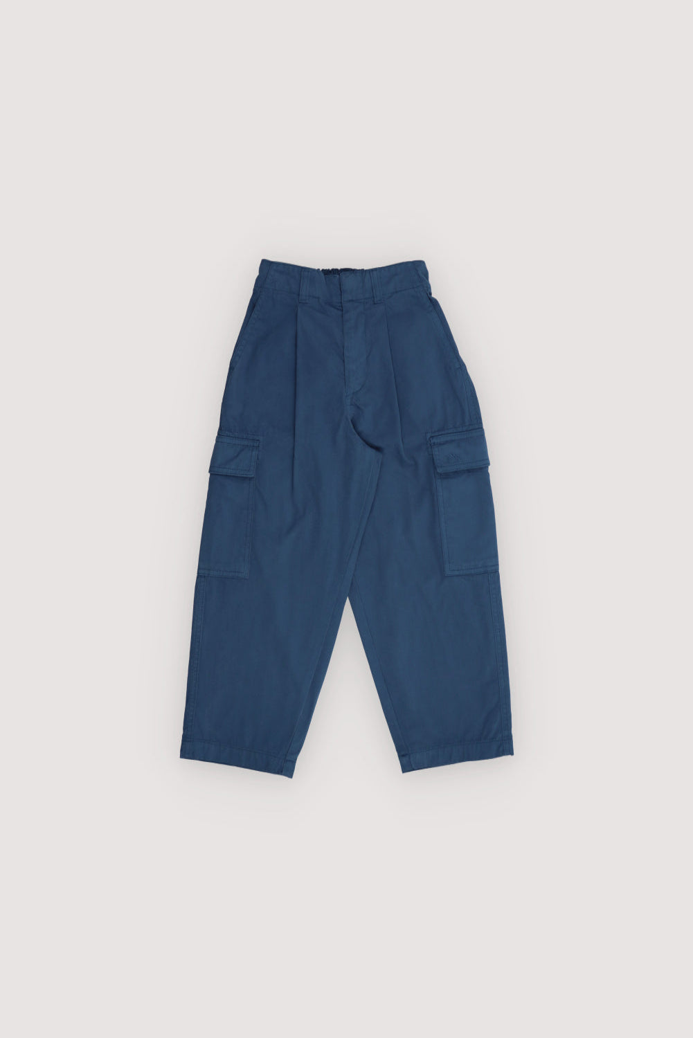 Designed with side pockets, an adjustable waistband with a hidden button, and elastic at the back for added comfort and flexibility.