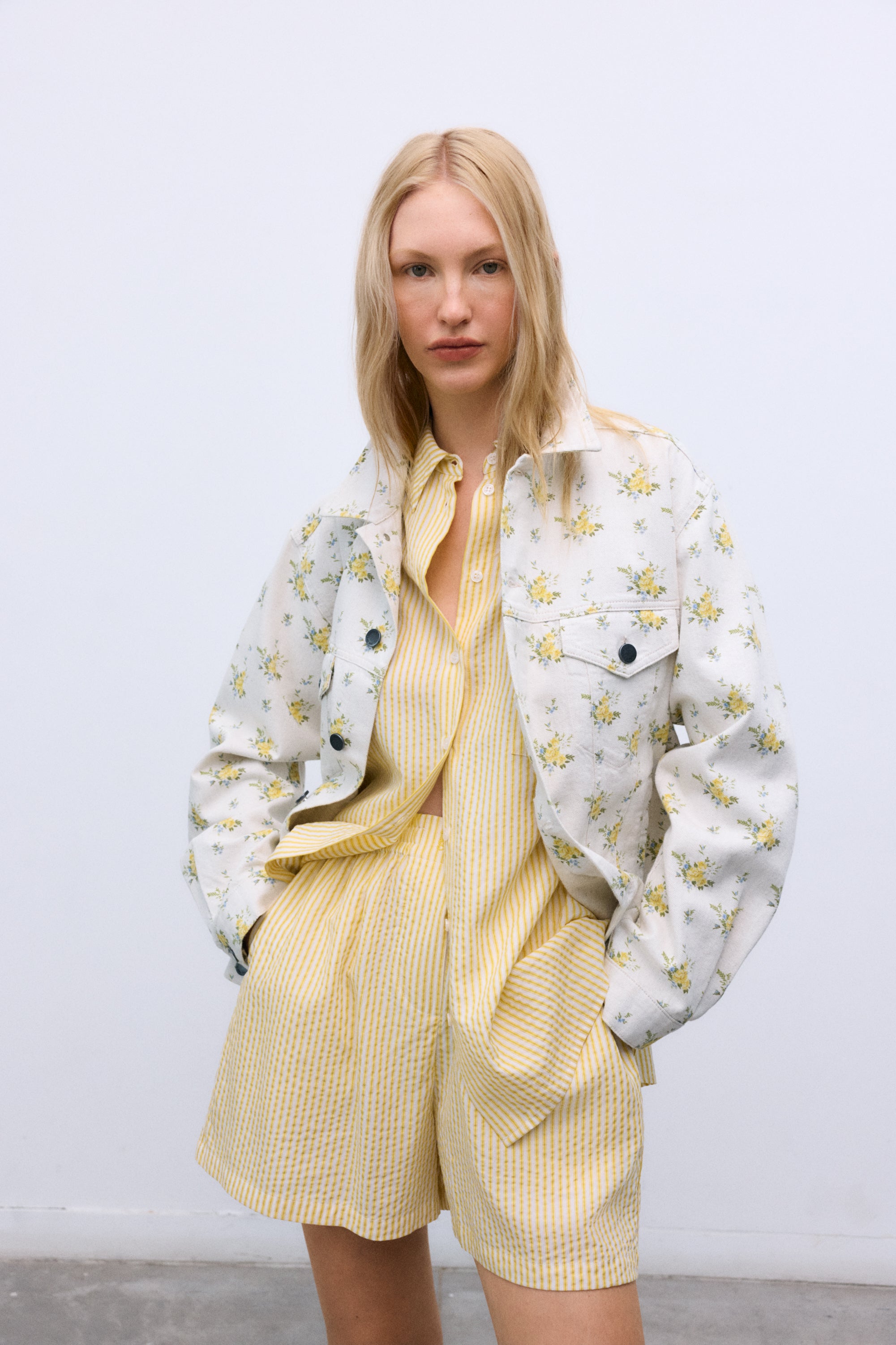 Crafted from 100% Tencel, these striped shorts in a vibrant yellow hue are fresh, soft, and effortlessly versatile.