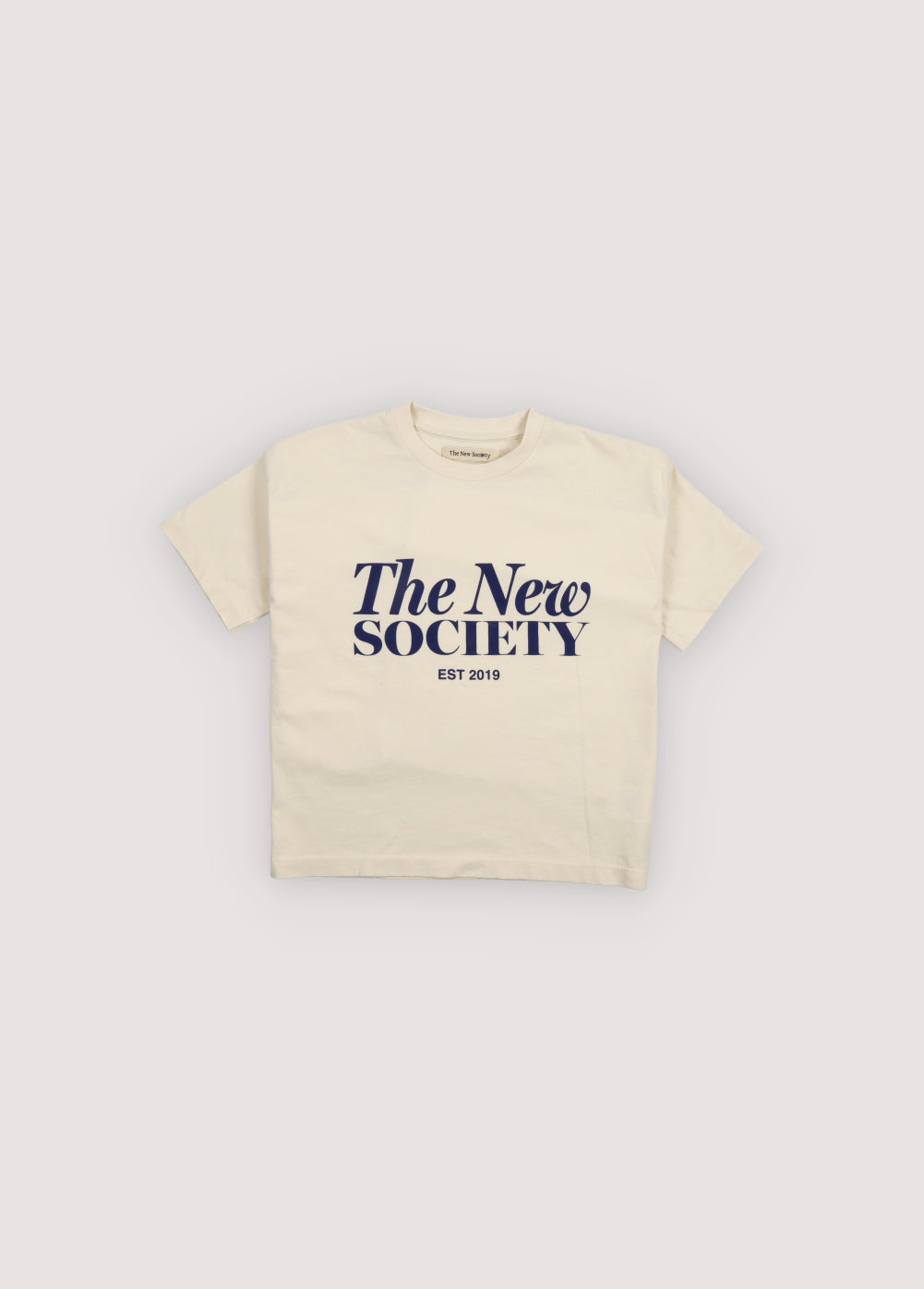 Soft, breathable jersey t-shirt featuring a contrasting branded print on the front for a fresh, casual look.