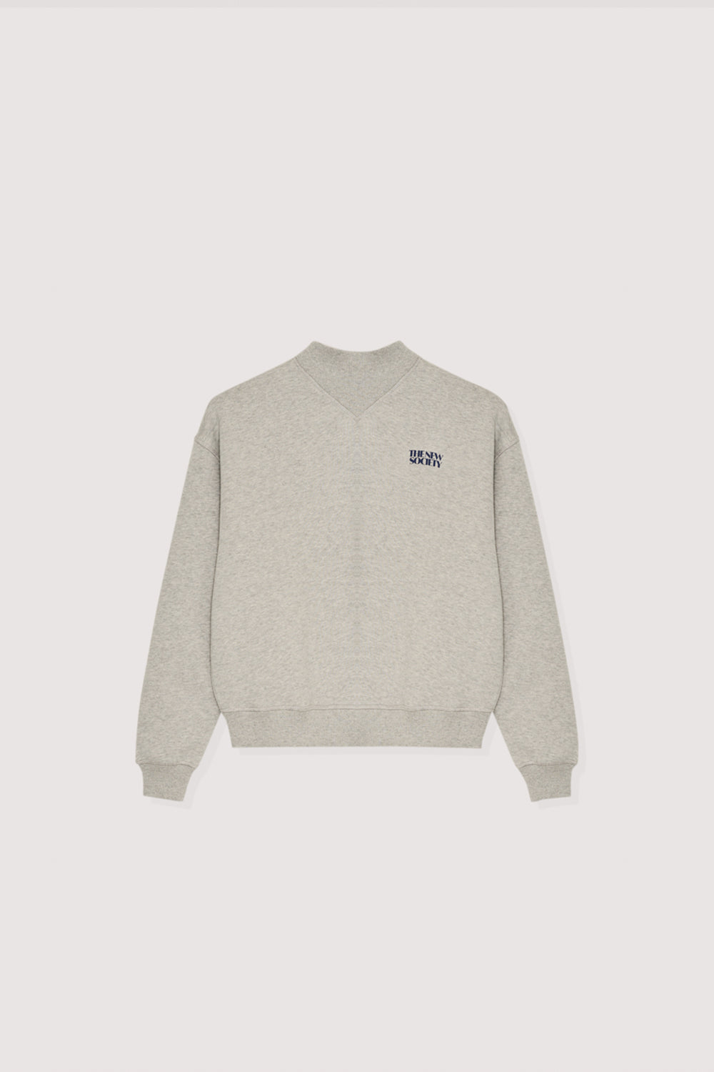 This fleece sweatshirt in Stellar Grey Melange features a clean design with a contrasting print on the chest and a ribbed collar for a structured finish