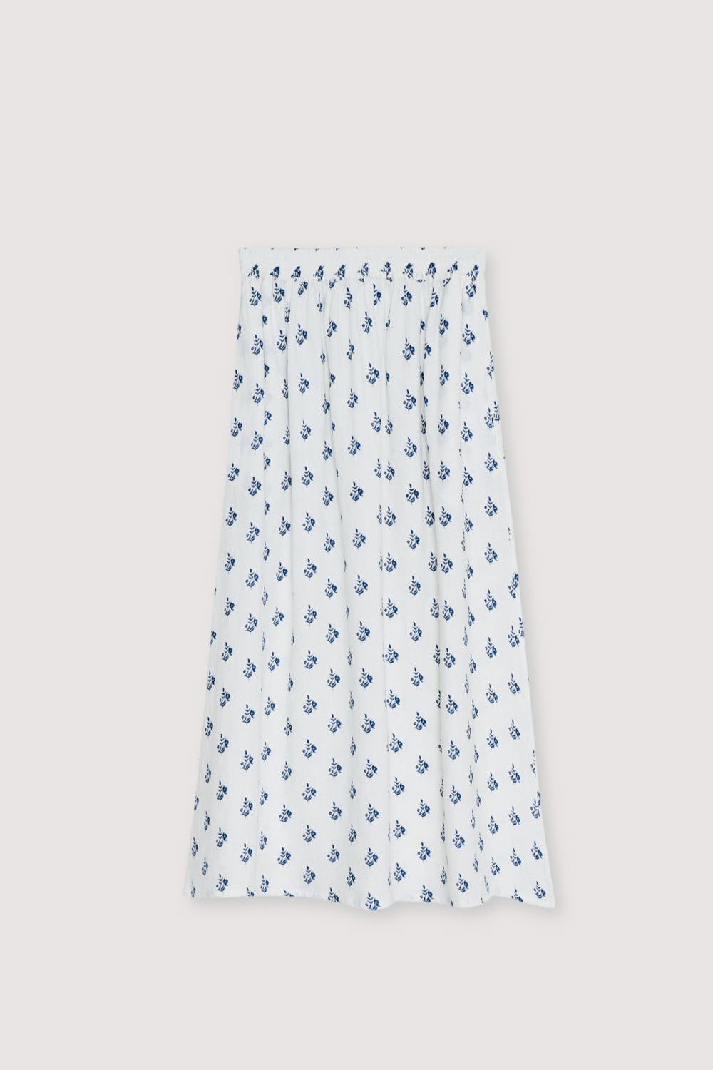 A breezy summer essential, this midi skirt is crafted from 100% linen for a lightweight, breathable feel.