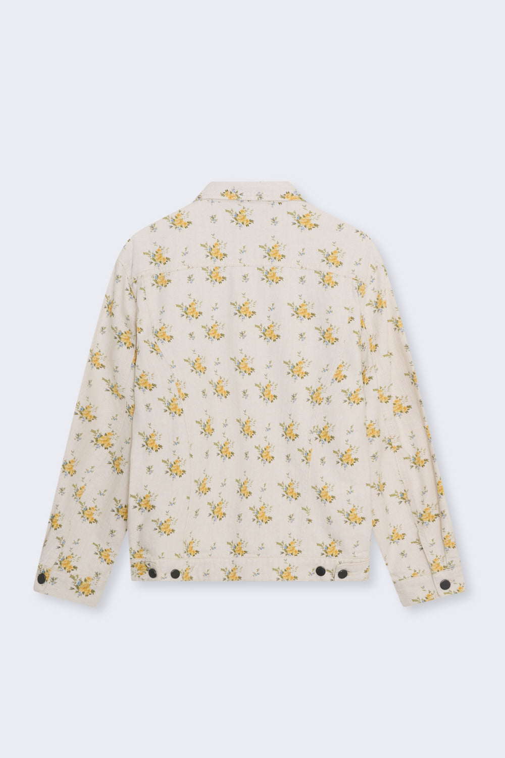 Chaqueta vaquera oversize de algodón orgánico
Eleva tu look con esta chaqueta vaquera de gran tamaño, confeccionada con algodón y lino orgánicos.