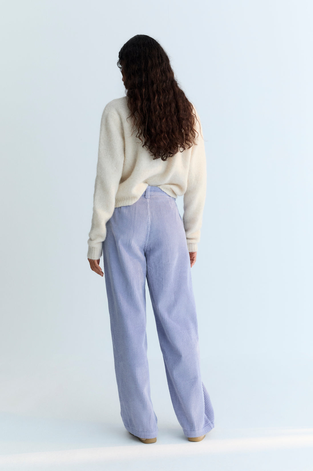 Our classic wide-leg corduroy pant with front double-pleat detailing. 