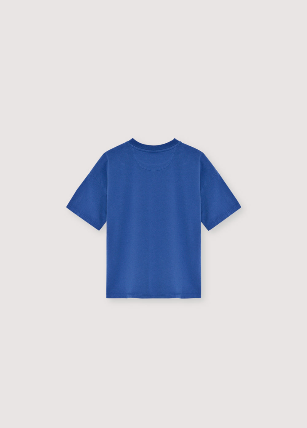 T-shirt with a large contrasting logo on the front. Pair with the matching polo and joggers to complete the total look. Brushed on the inside and outside.