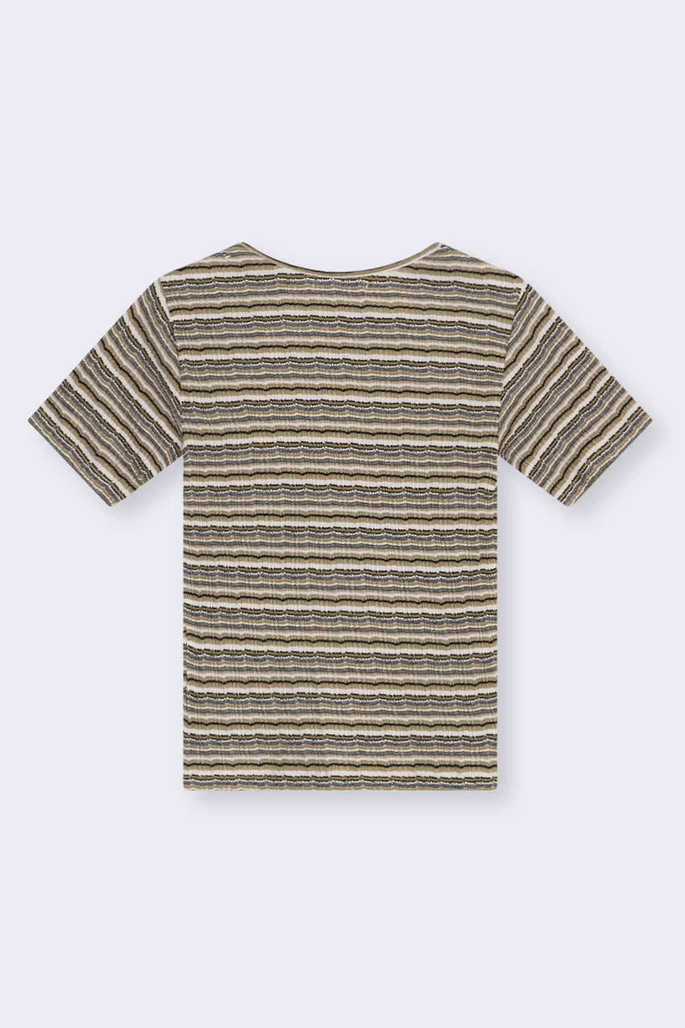 Made from 100% cotton in Portugal, this women’s T-shirt features a fitted, ribbed (canale) design with classic stripes for a timeless, flattering look.