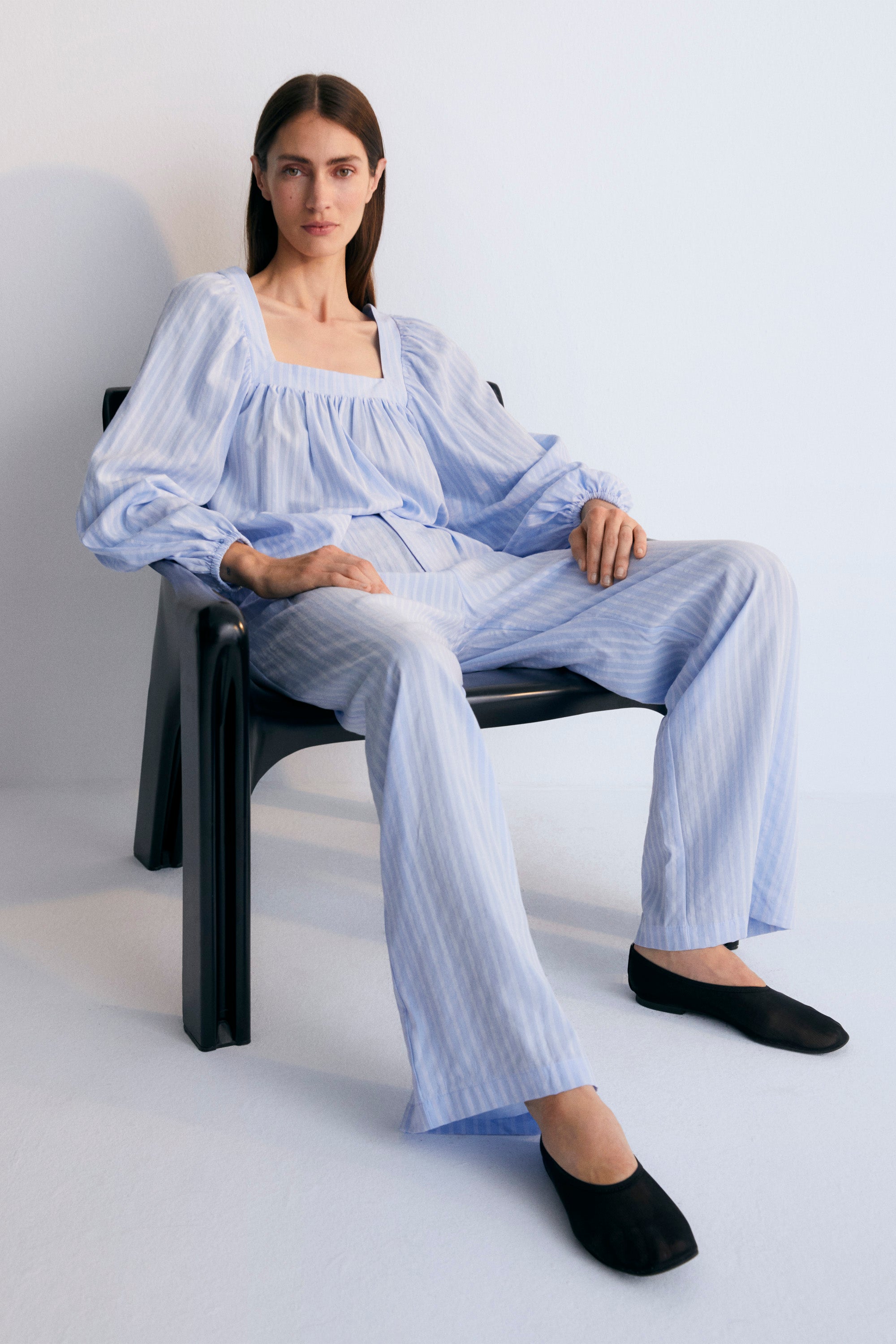 Symi Woman Pant in 100% Tencel striped fabric. Woman Collewction The new society