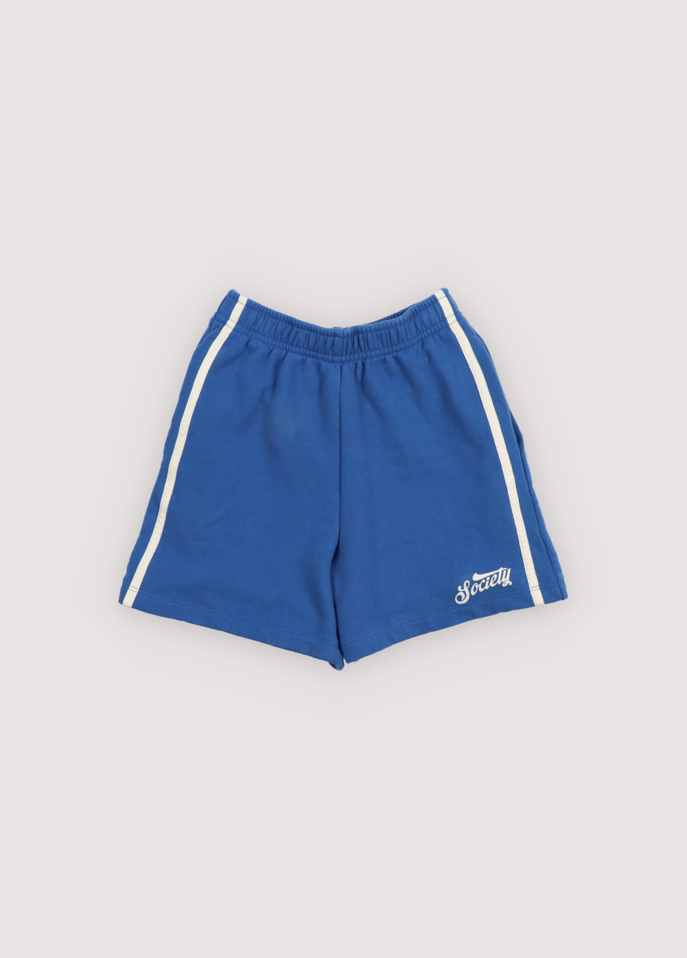 Kids’ blue bermuda shorts made from soft, lightweight fabric for all-day comfort and easy movement. 